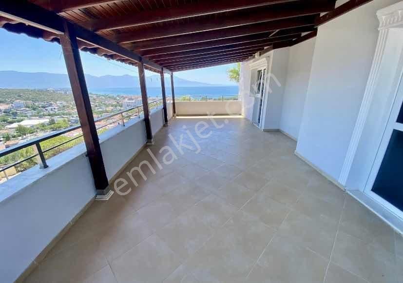 Kuşadası'nda Müstakil Havuzlu Deniz Manzaralı 5+1 Lüks Villa - Görsel 15