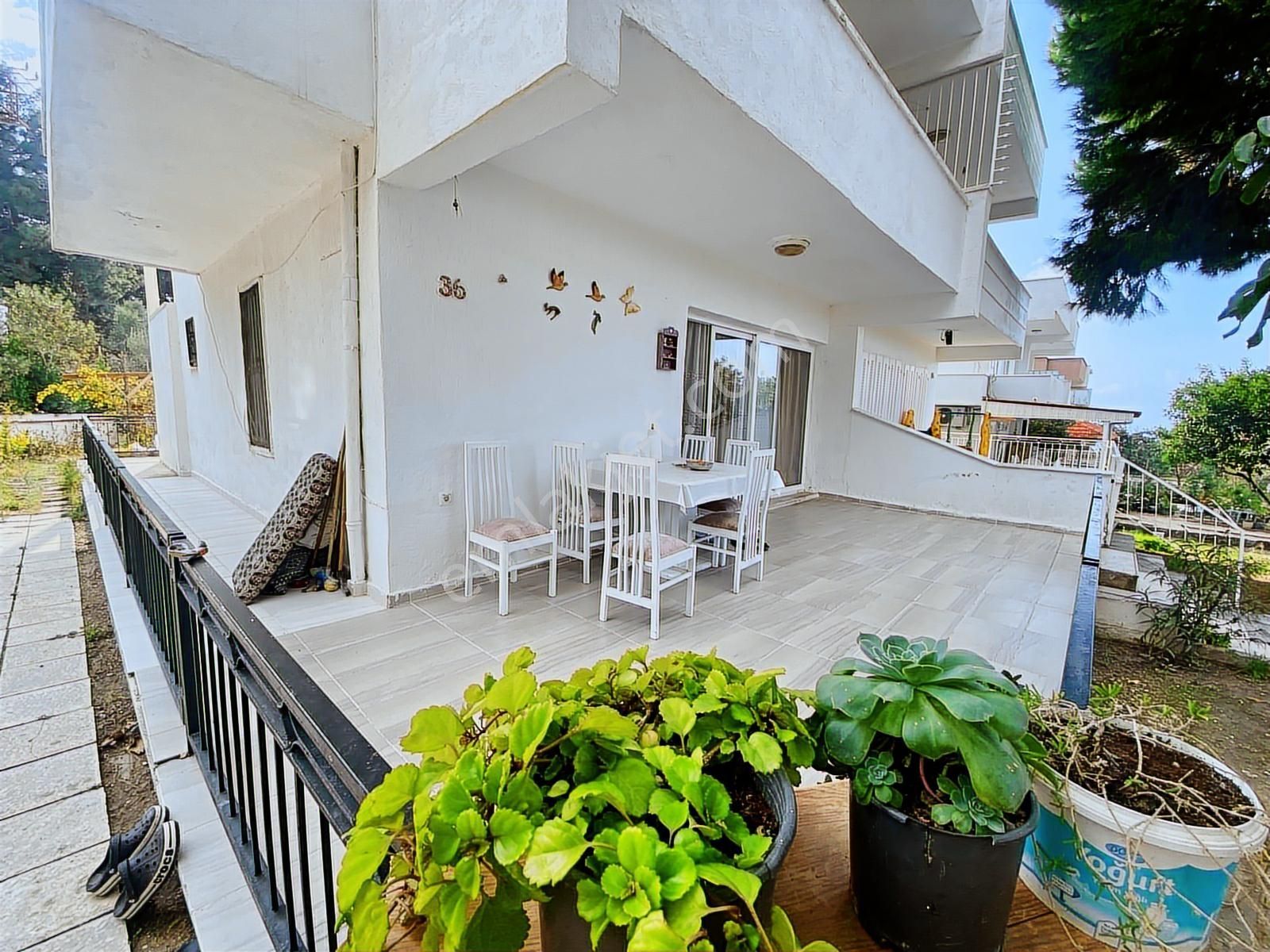 Kuşadası'nda 4+1 (120m2 Özel Bahçe Alanı) Havuzlu Sitede Villa - Görsel 13