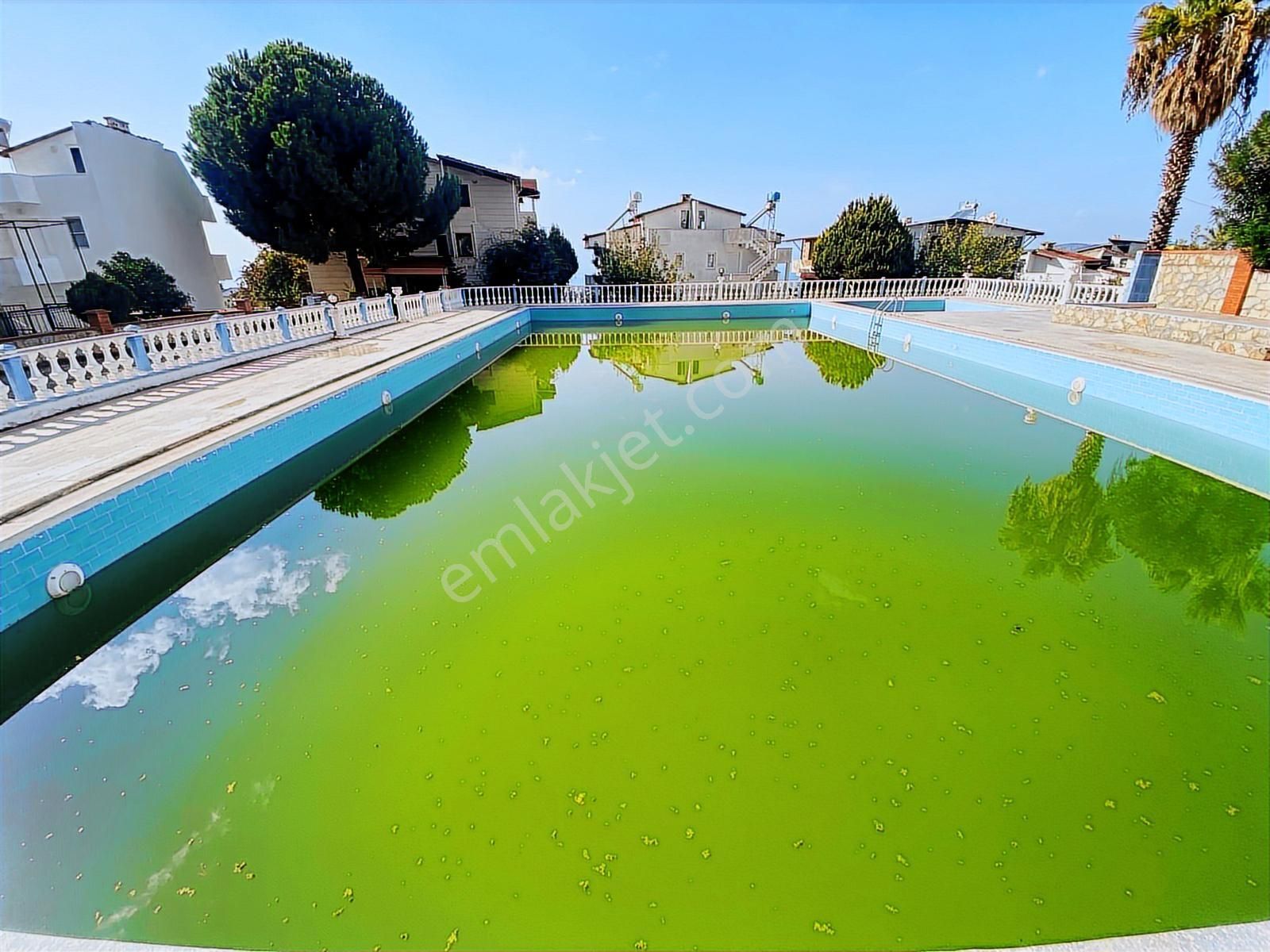 Kuşadası'nda 4+1 (120m2 Özel Bahçe Alanı) Havuzlu Sitede Villa - Görsel 4