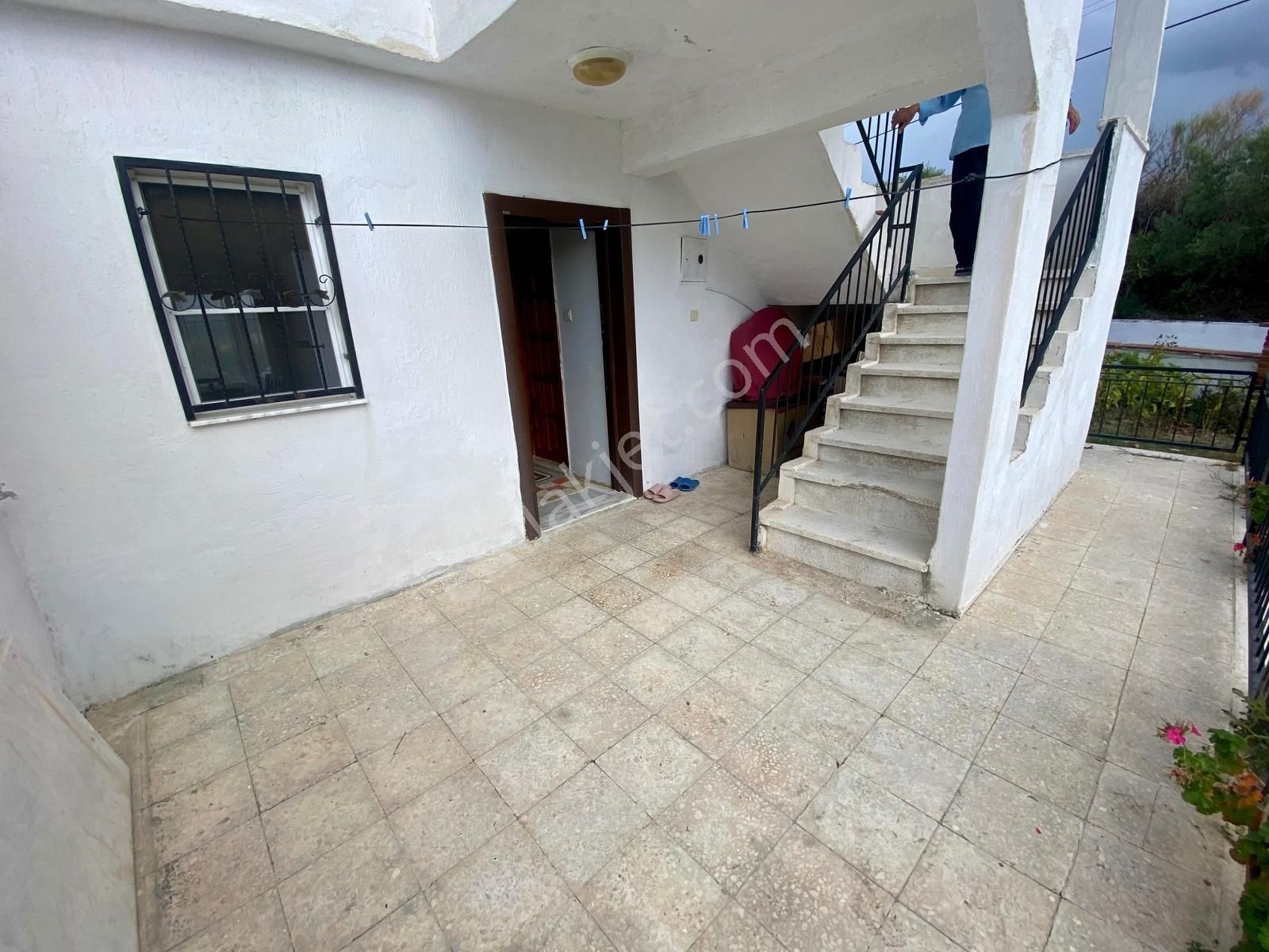 Kuşadası'nda 4+1 (120m2 Özel Bahçe Alanı) Havuzlu Sitede Villa - Görsel 10