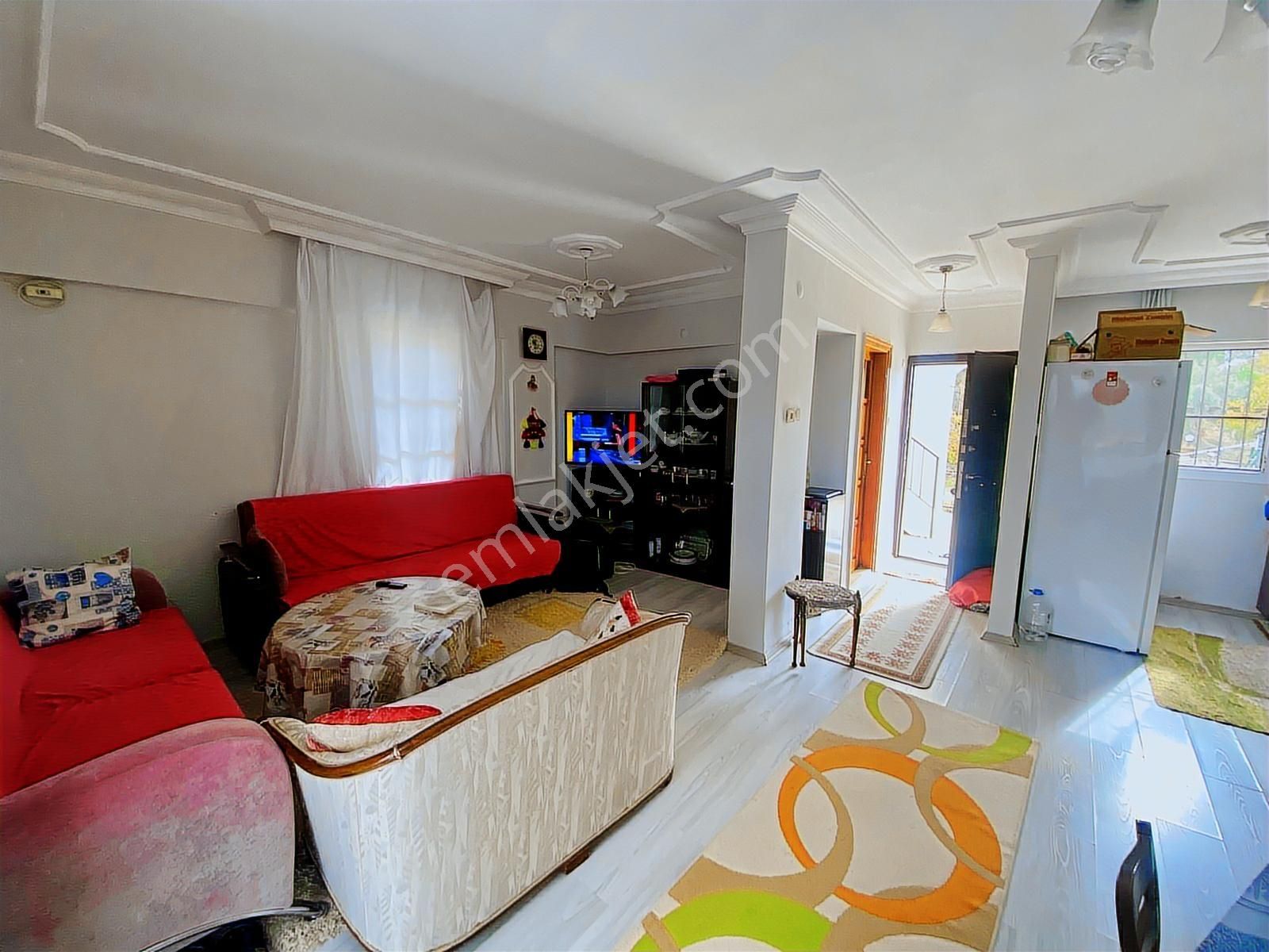 Kuşadası'nda 4+1 (120m2 Özel Bahçe Alanı) Havuzlu Sitede Villa - Görsel 8