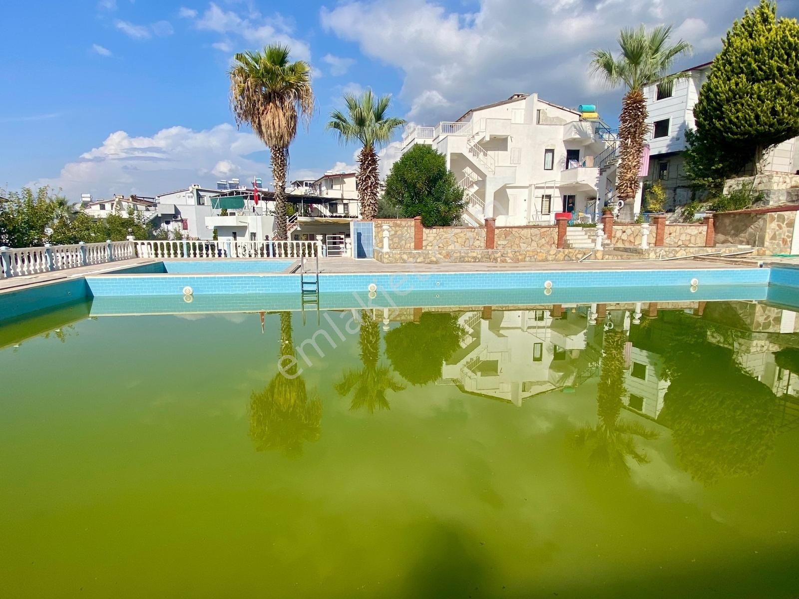 Kuşadası'nda 4+1 (120m2 Özel Bahçe Alanı) Havuzlu Sitede Villa - Görsel 18