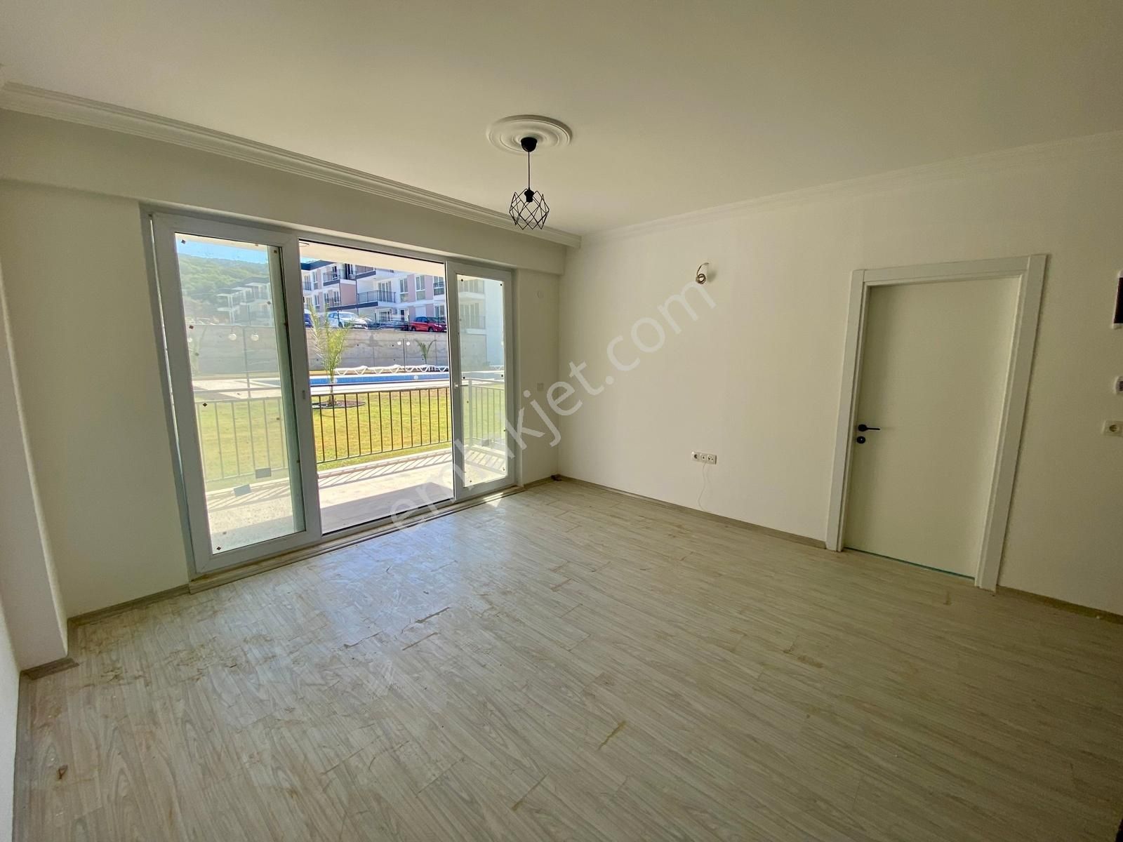 Kuşadası'nda Yatırımlık 1+1 Sıfır Rezidans Daire - Görsel 12