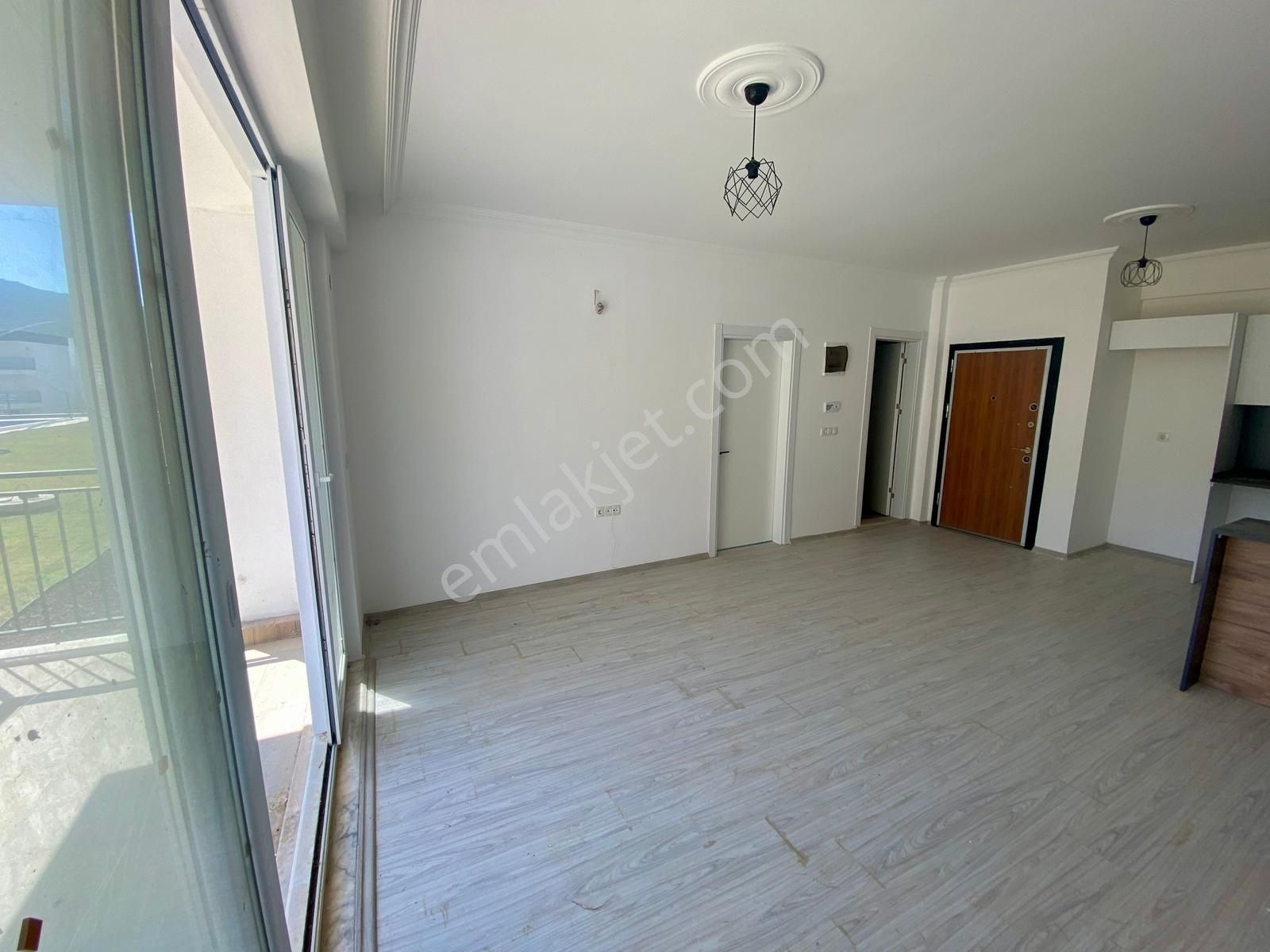 Kuşadası'nda Yatırımlık 1+1 Sıfır Rezidans Daire - Görsel 18