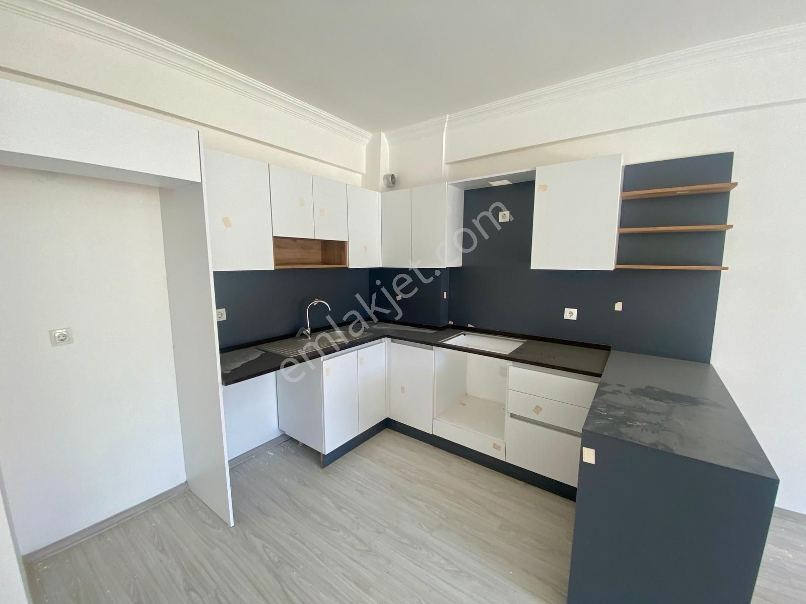 Kuşadası'nda Yatırımlık 1+1 Sıfır Rezidans Daire - Görsel 21