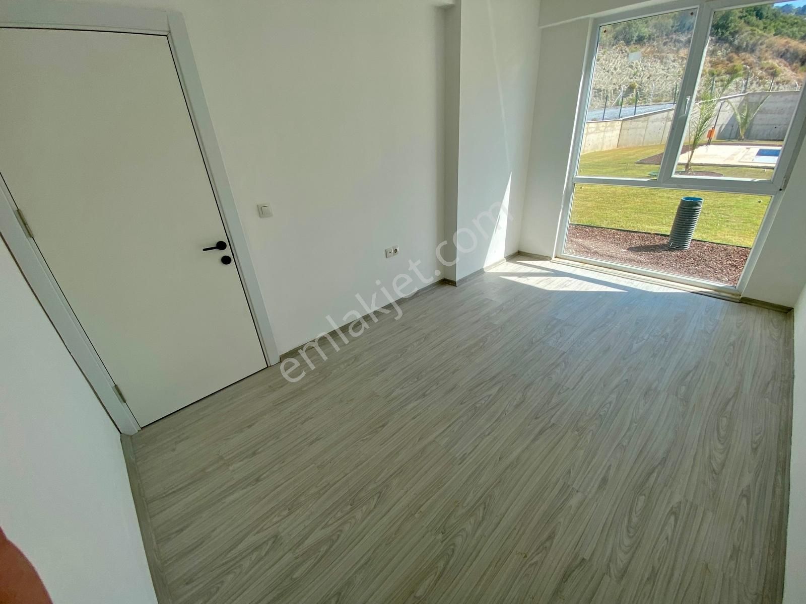 Kuşadası'nda Yatırımlık 1+1 Sıfır Rezidans Daire - Görsel 25