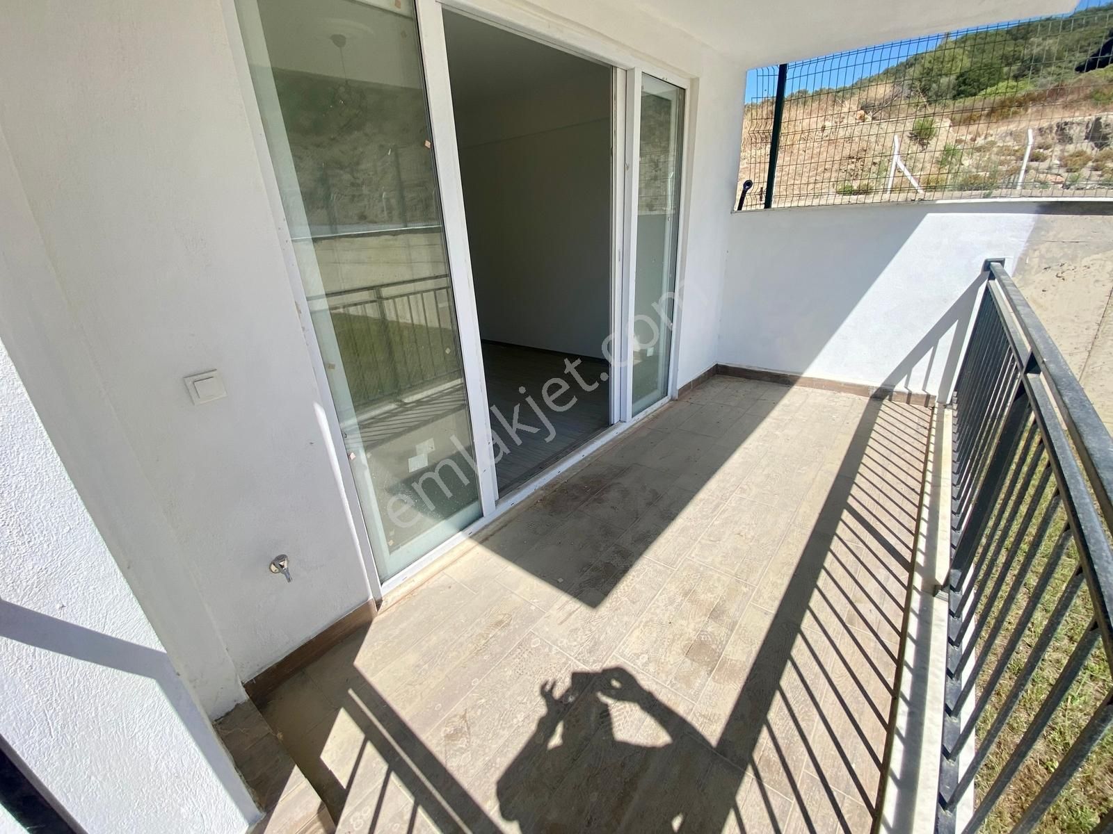 Kuşadası'nda Yatırımlık 1+1 Sıfır Rezidans Daire - Görsel 24