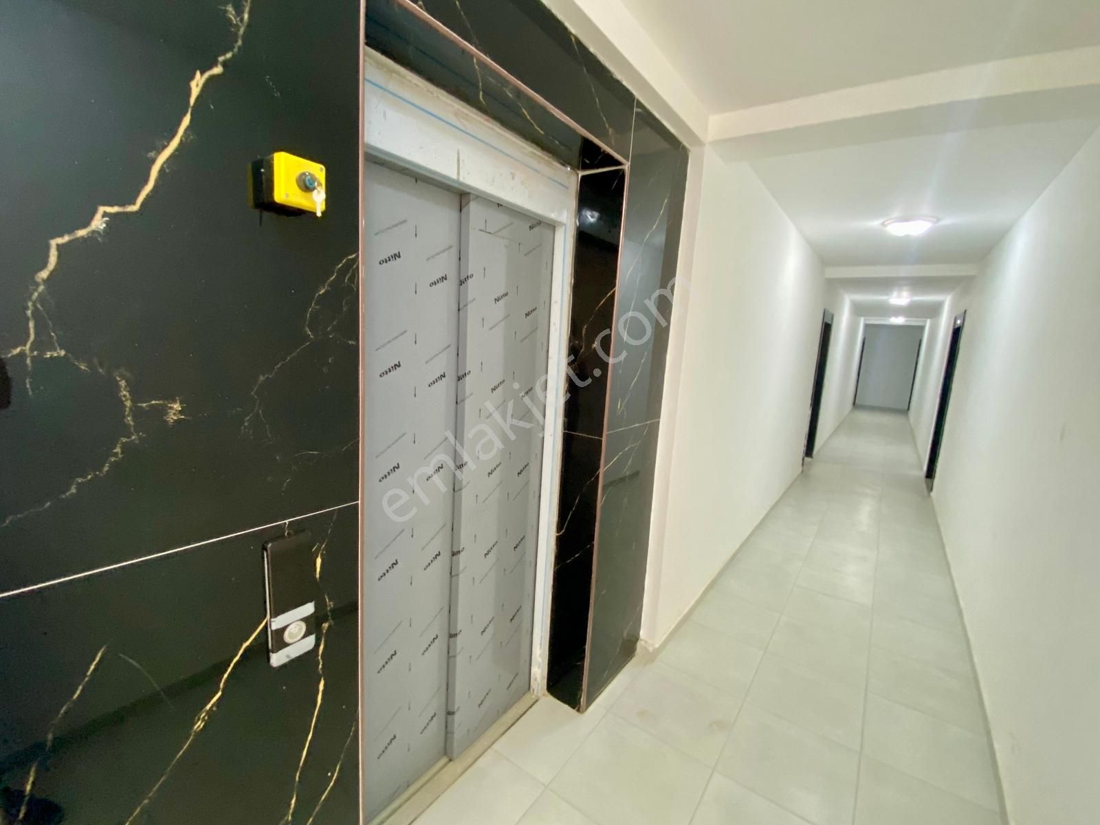 Kuşadası'nda Yatırımlık 1+1 Sıfır Rezidans Daire - Görsel 3