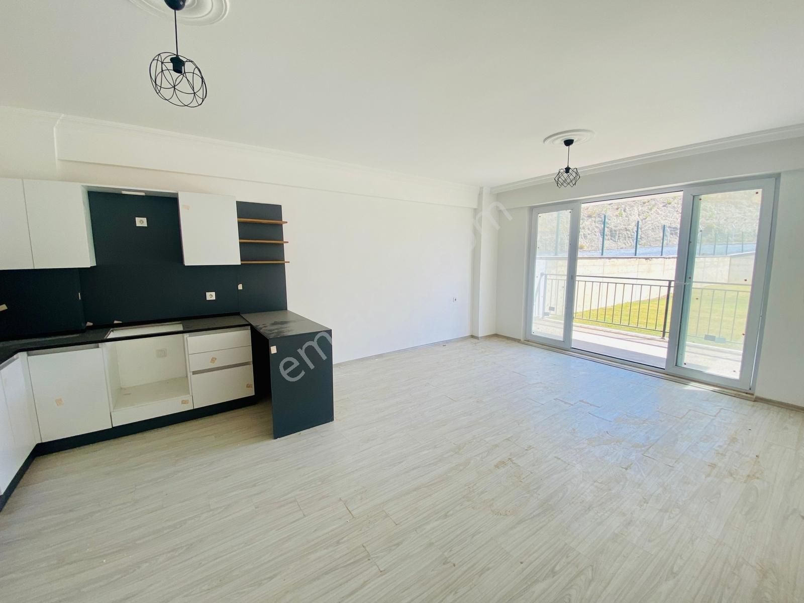 Kuşadası'nda Yatırımlık 1+1 Sıfır Rezidans Daire - Görsel 6