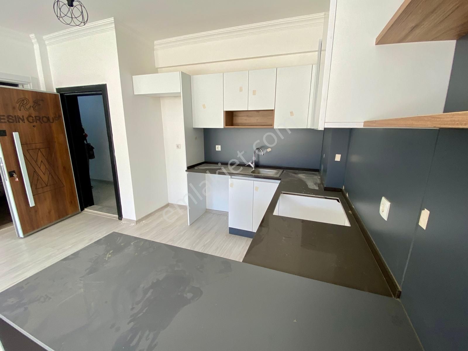 Kuşadası'nda Yatırımlık 1+1 Sıfır Rezidans Daire - Görsel 4