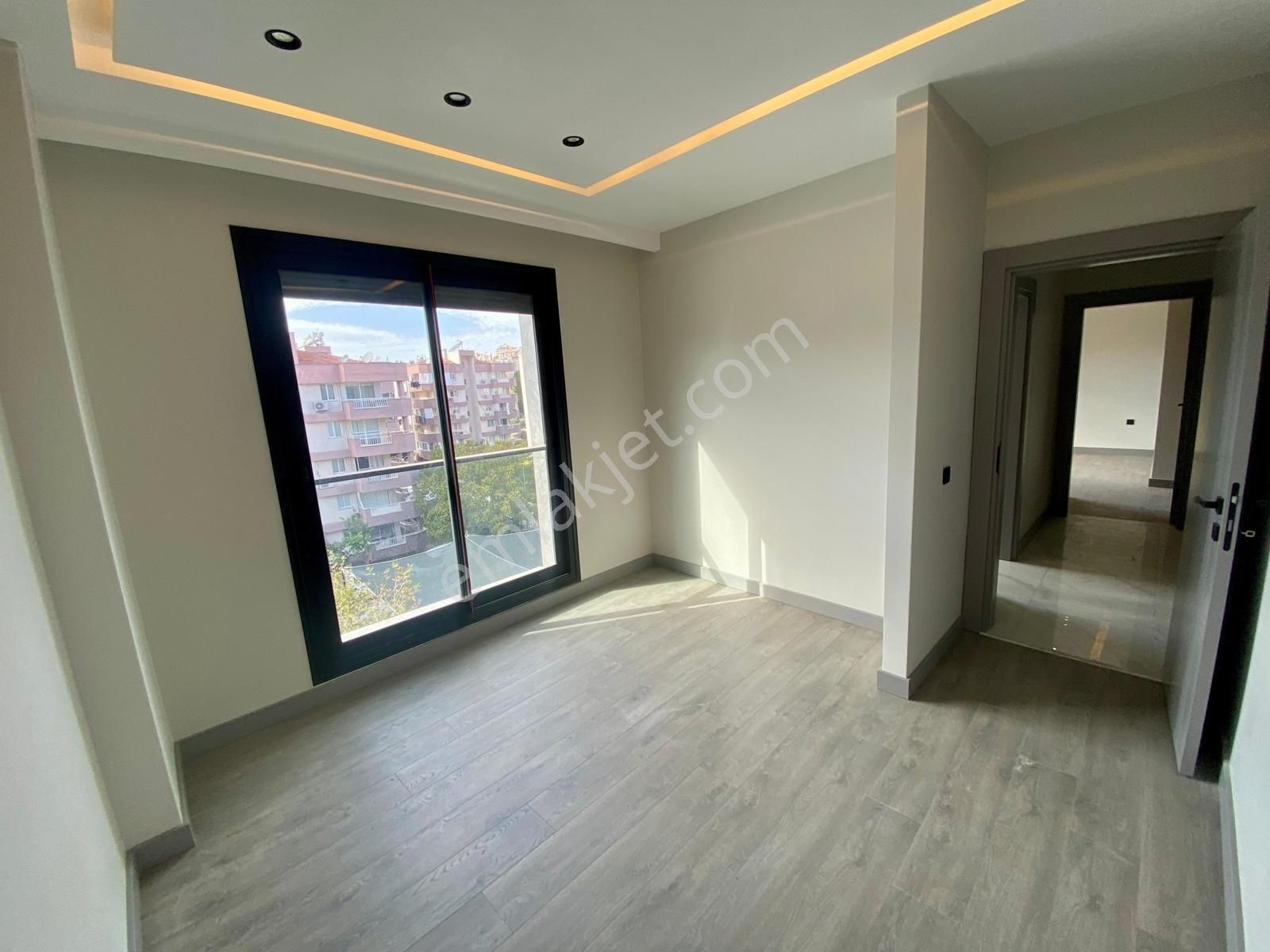 Kuşadası'nın Kalbinde. Ezber Bozan, Sofistike, 3+1 Lüks Rezidans - Görsel 8