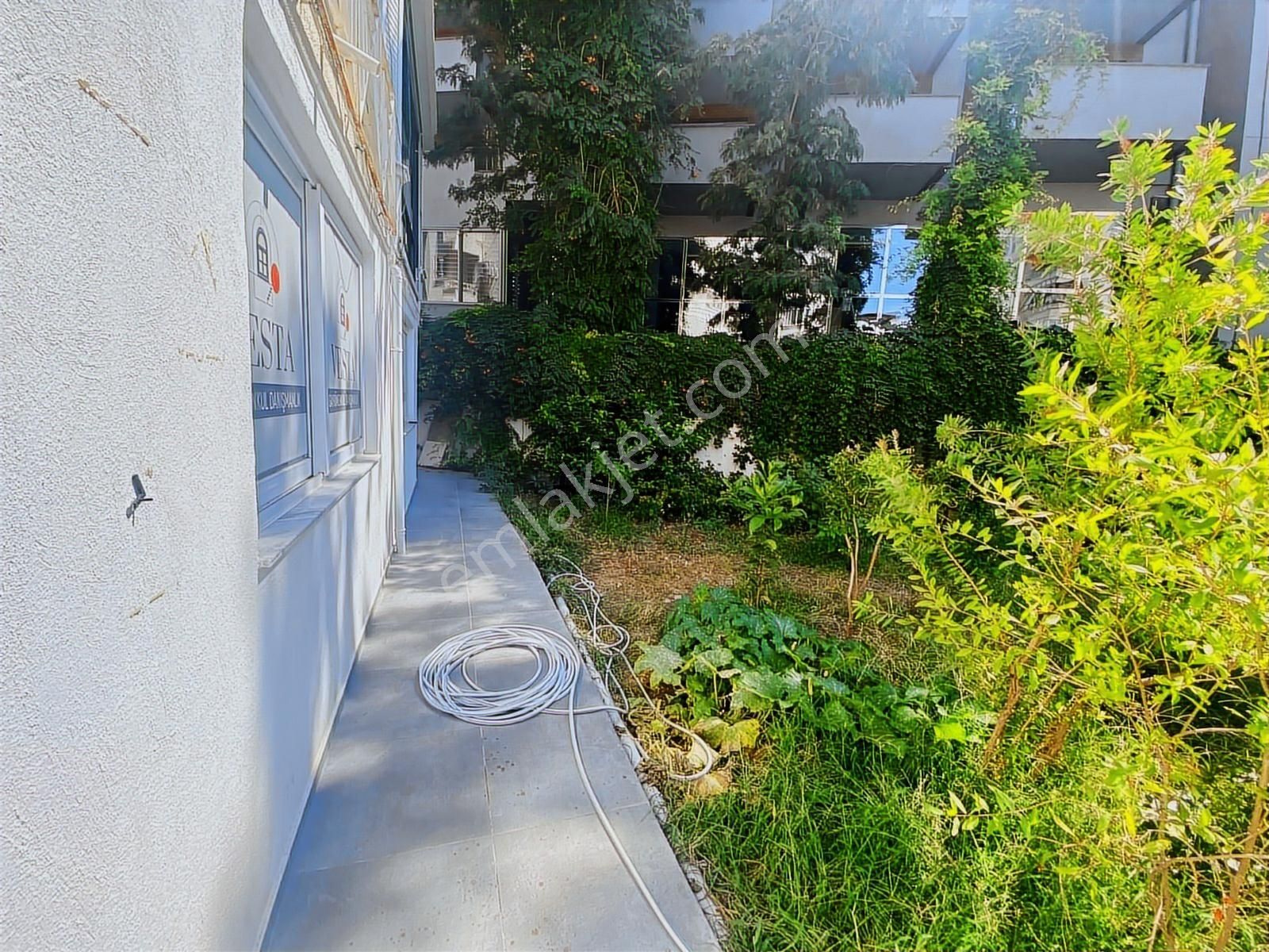 Kuşadası Yat Limanında Fırsat 2+1 Daire Veya Ofis-büro - Görsel 9