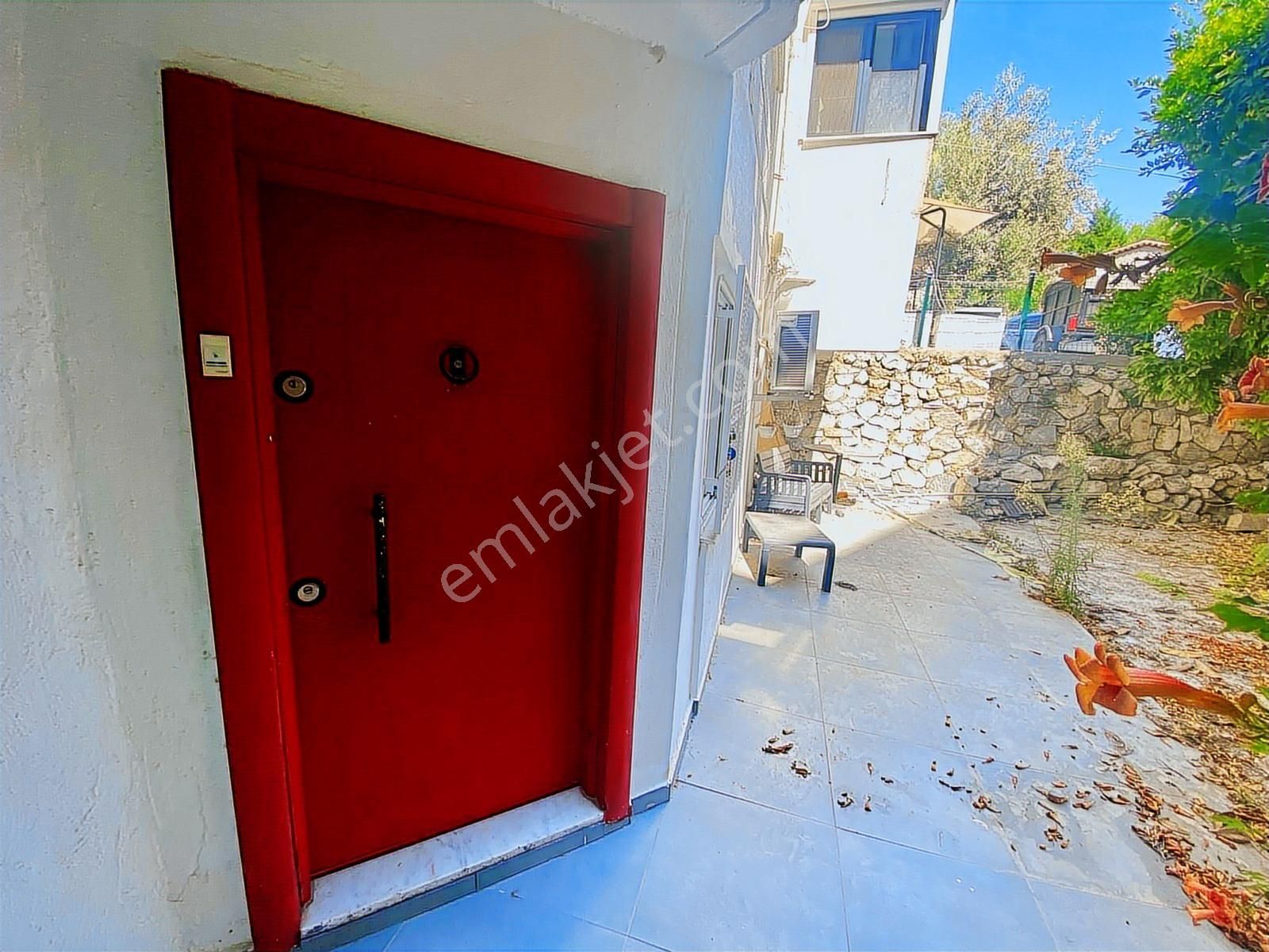 Kuşadası Yat Limanında Fırsat 2+1 Daire Veya Ofis-büro - Görsel 22