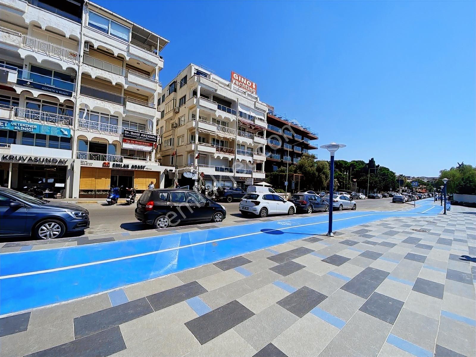 Kuşadası Yat Limanında Fırsat 2+1 Daire Veya Ofis-büro - Görsel 3