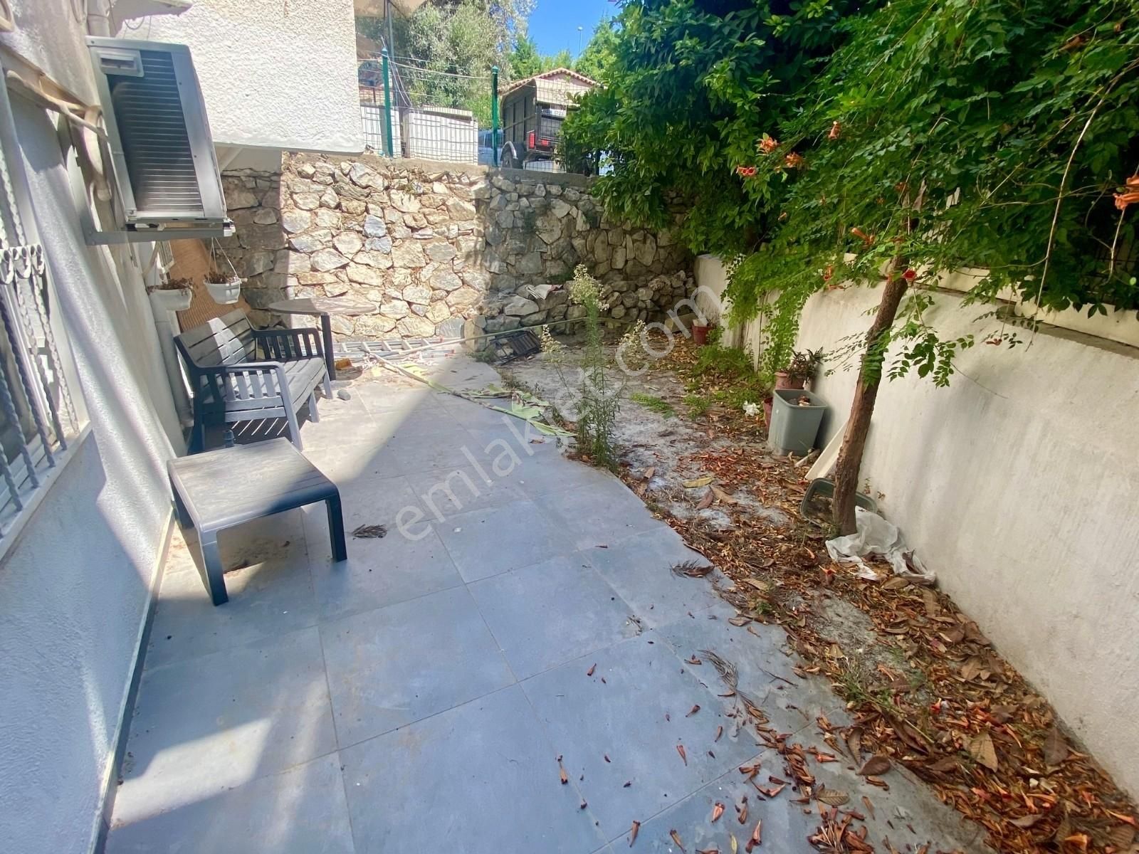 Kuşadası Yat Limanında Fırsat 2+1 Daire Veya Ofis-büro - Görsel 4