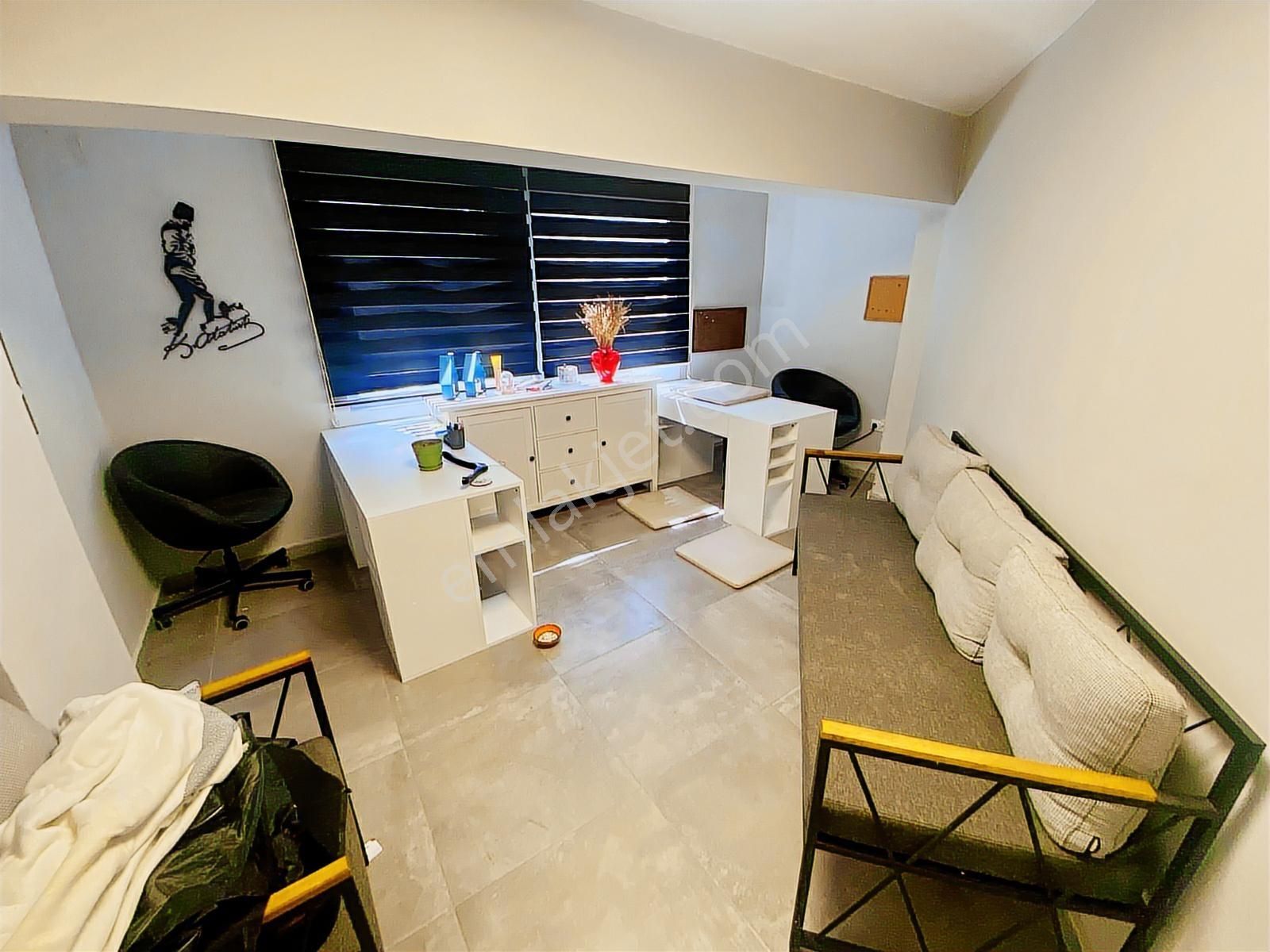 Kuşadası Yat Limanında Fırsat 2+1 Daire Veya Ofis-büro - Görsel 8