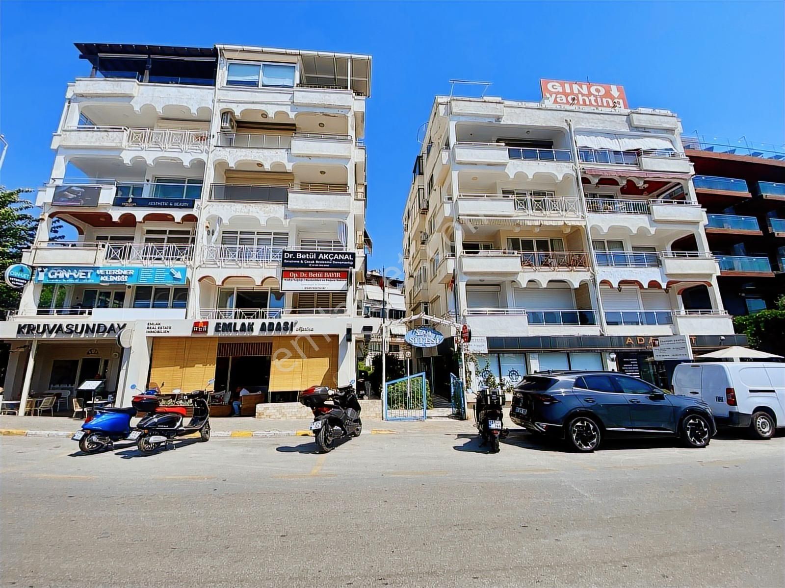 Kuşadası Yat Limanında Fırsat 2+1 Daire Veya Ofis-büro - Görsel 2