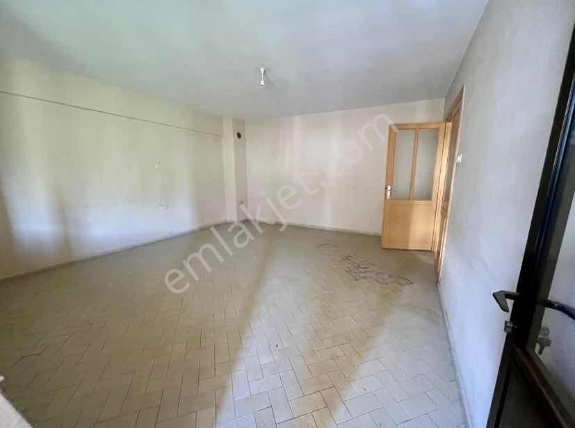 Nazilli Hürriyet Caddesinde 120m2 3+1 Daire - Görsel 5