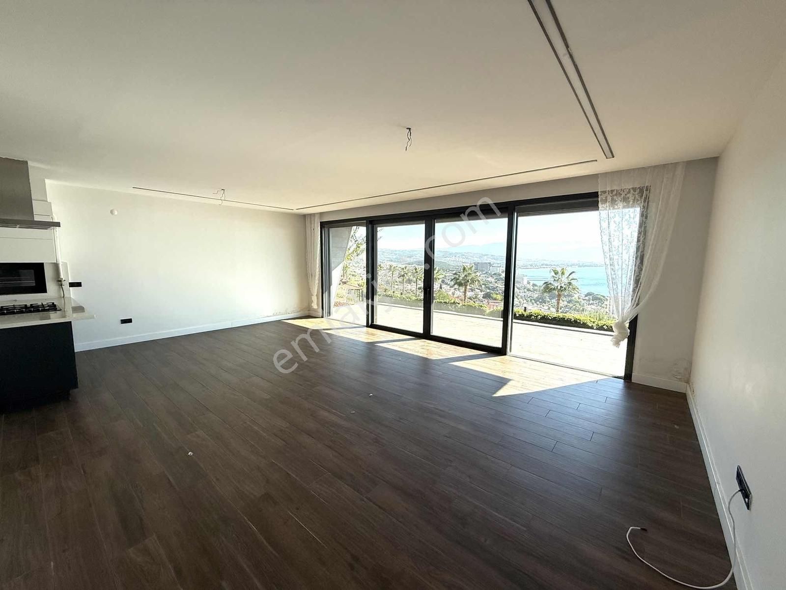 Kuşadası Vista Marine Ön Sırada Satılık Bahçe Katı - Görsel 17