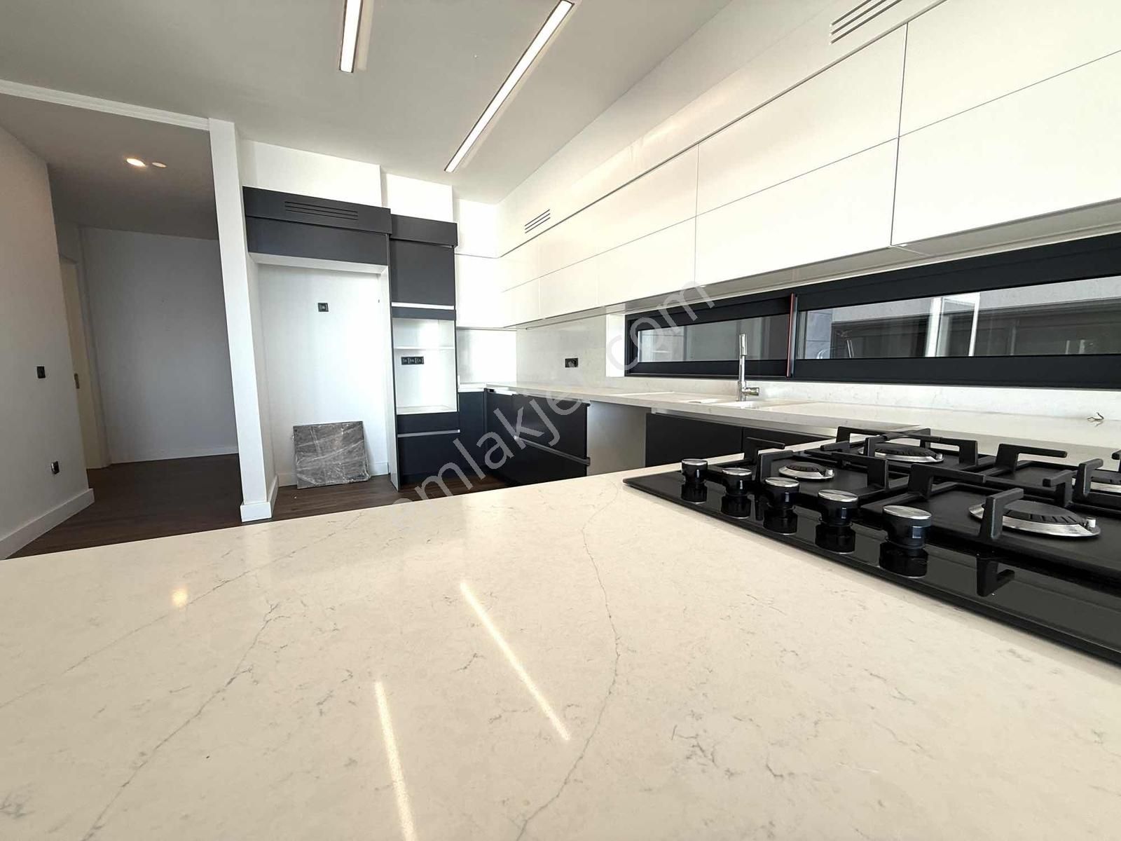 Kuşadası Vista Marine Ön Sırada Satılık Bahçe Katı - Görsel 7