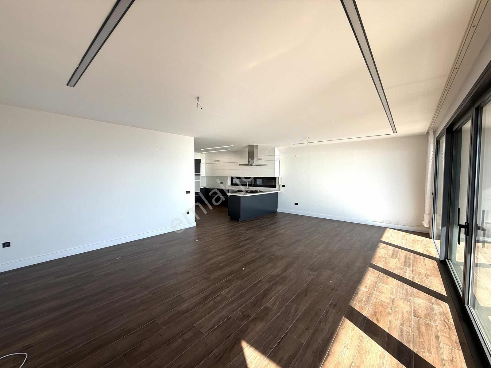 Kuşadası Vista Marine Ön Sırada Satılık Bahçe Katı - Görsel 22