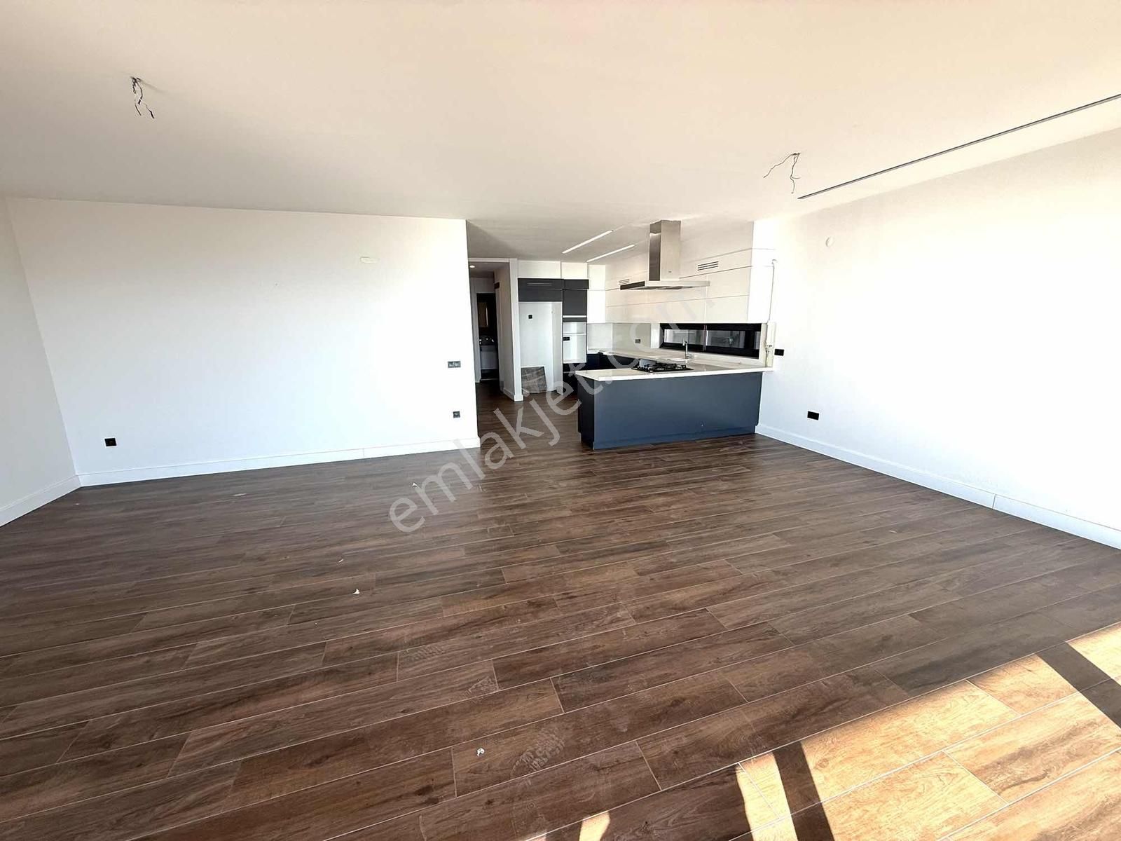 Kuşadası Vista Marine Ön Sırada Satılık Bahçe Katı - Görsel 8