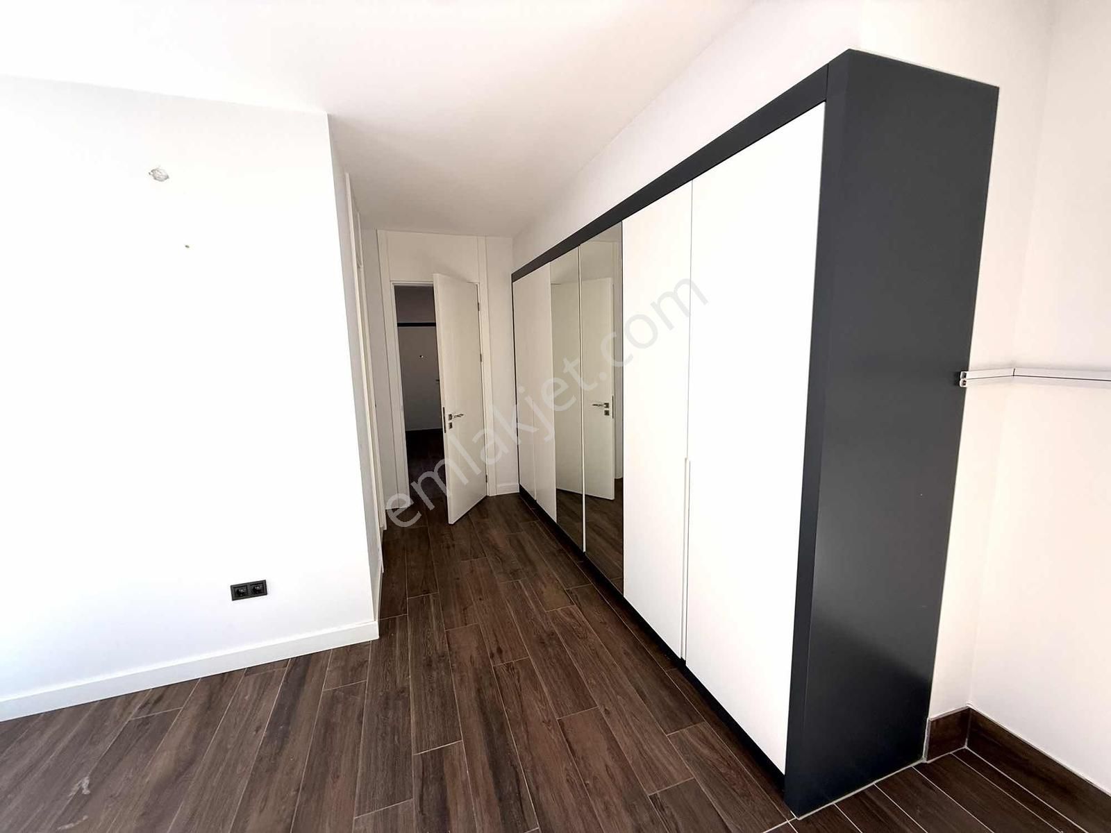 Kuşadası Vista Marine Ön Sırada Satılık Bahçe Katı - Görsel 9