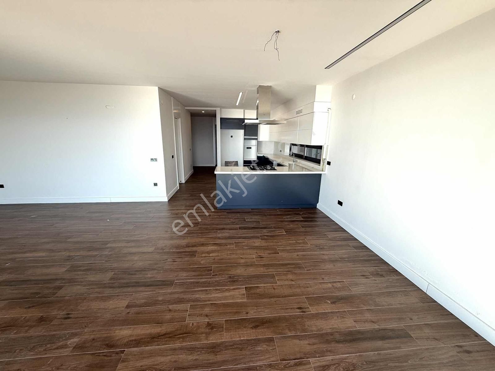 Kuşadası Vista Marine Ön Sırada Satılık Bahçe Katı - Görsel 16