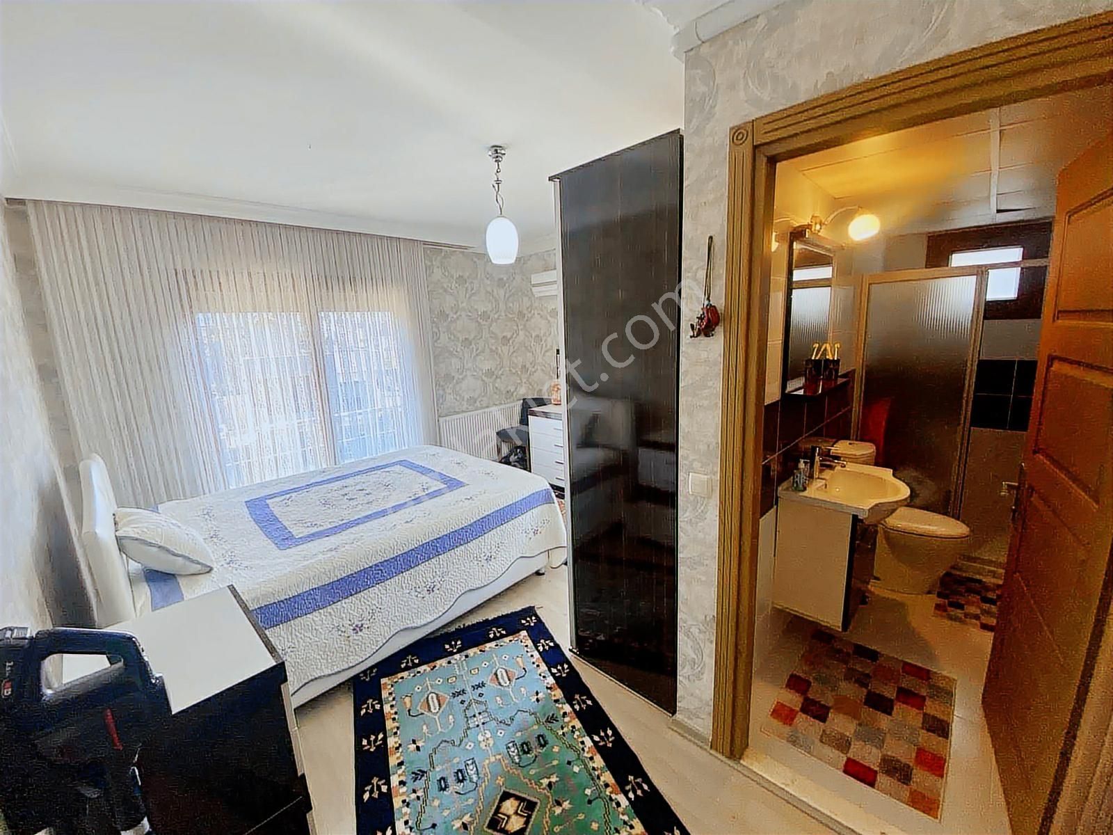 İzmir Yelki'de Güzelbahçe'ye 1km Ana Caddede 3+1 Fırsat Daire - Görsel 3