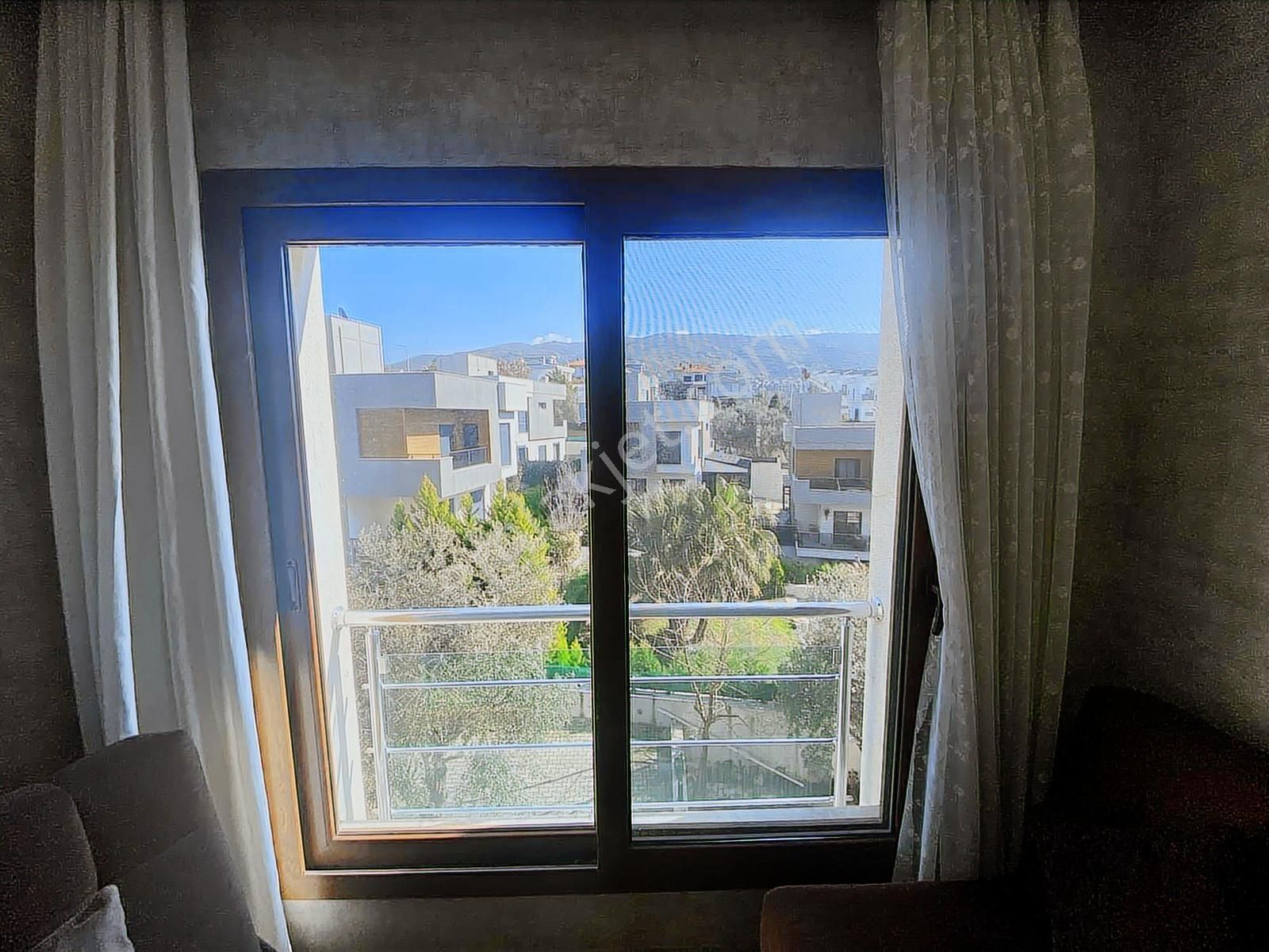 İzmir Yelki'de Güzelbahçe'ye 1km Ana Caddede 3+1 Fırsat Daire - Görsel 26