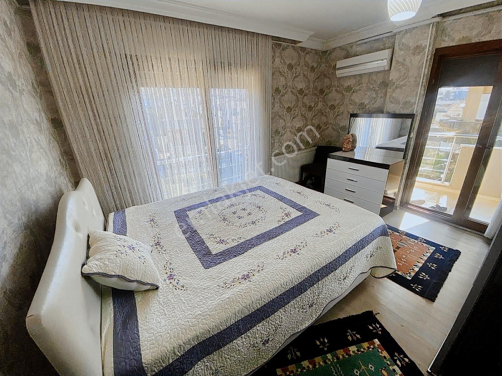 İzmir Yelki'de Güzelbahçe'ye 1km Ana Caddede 3+1 Fırsat Daire - Görsel 6