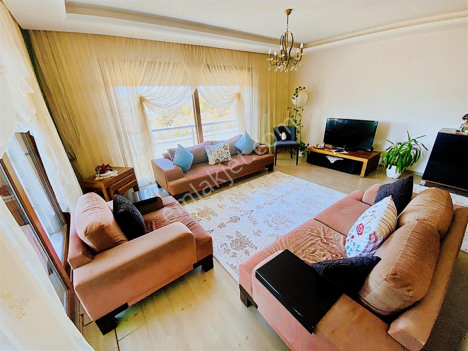 İzmir Yelki'de Güzelbahçe'ye 1km Ana Caddede 3+1 Fırsat Daire - Görsel 9