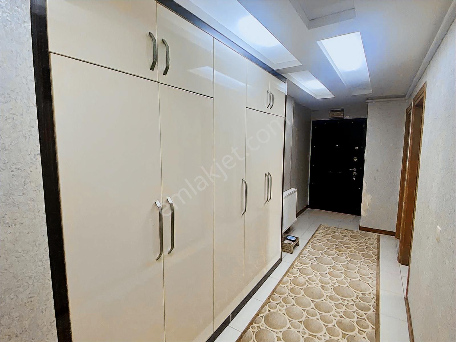 İzmir Yelki'de Güzelbahçe'ye 1km Ana Caddede 3+1 Fırsat Daire - Görsel 20