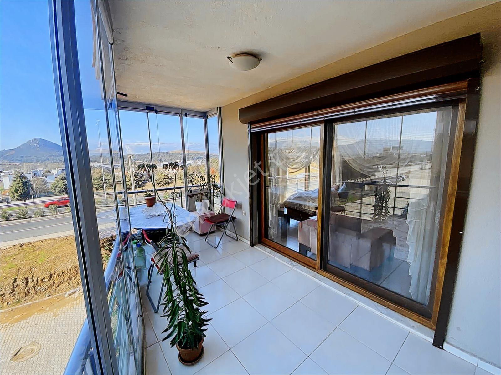 İzmir Yelki'de Güzelbahçe'ye 1km Ana Caddede 3+1 Fırsat Daire - Görsel 24