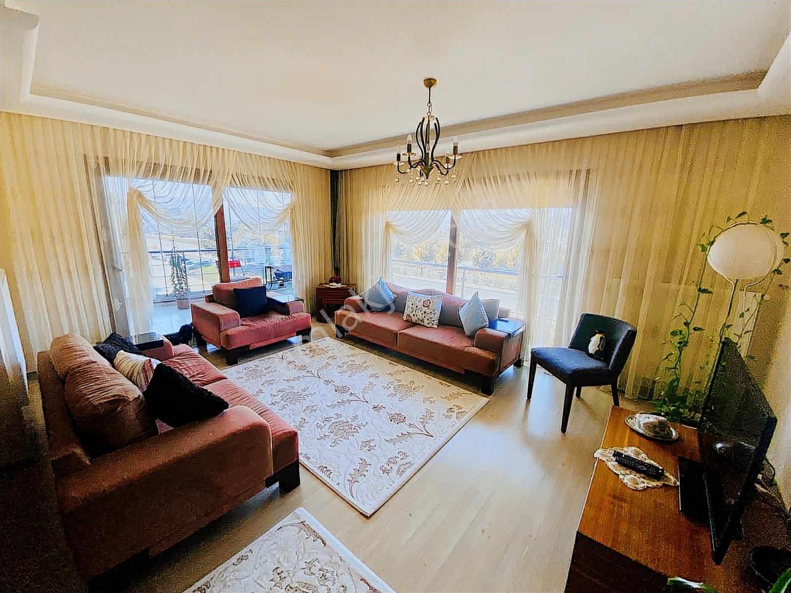 İzmir Yelki'de Güzelbahçe'ye 1km Ana Caddede 3+1 Fırsat Daire - Görsel 16