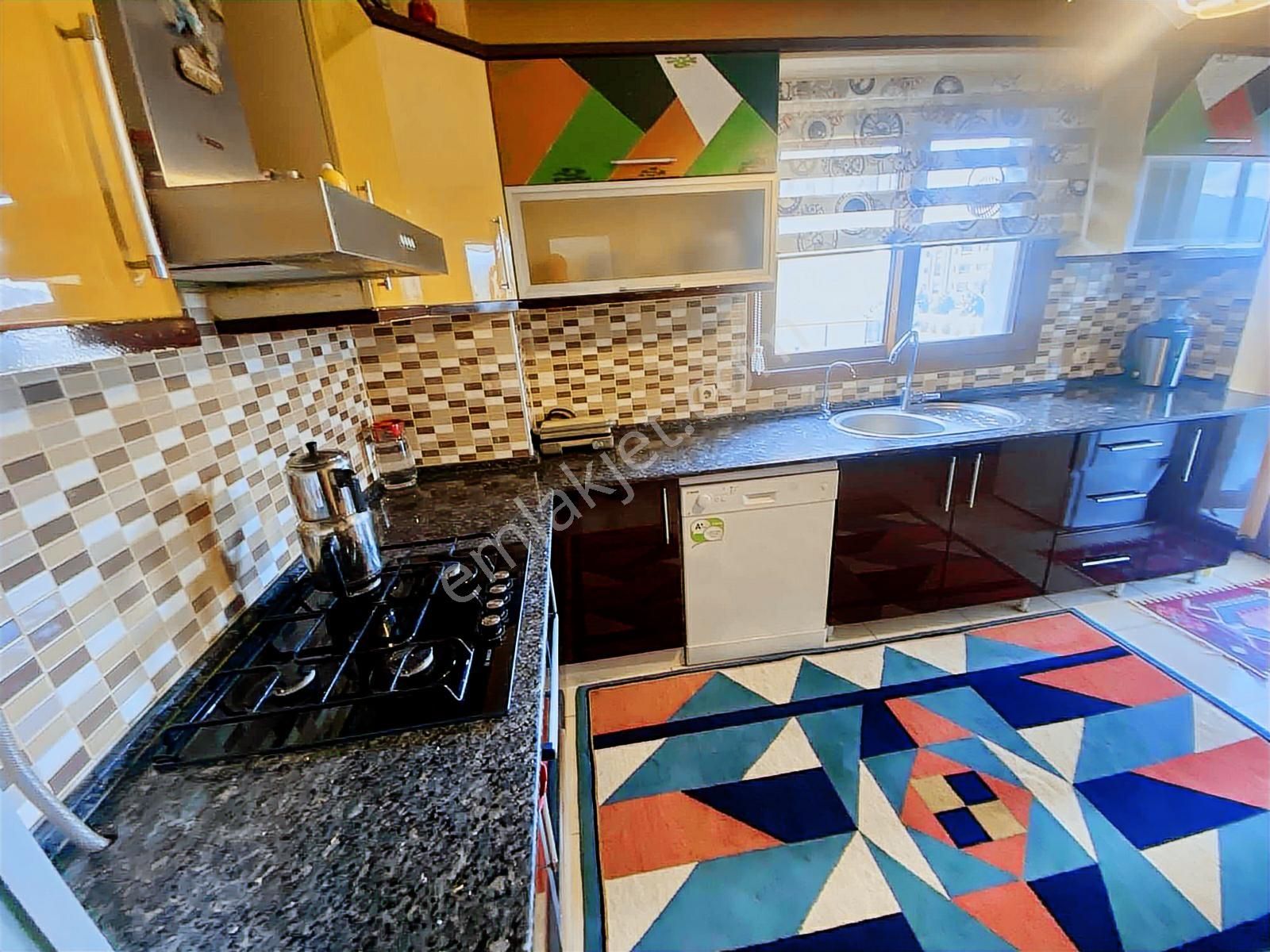 İzmir Yelki'de Güzelbahçe'ye 1km Ana Caddede 3+1 Fırsat Daire - Görsel 13