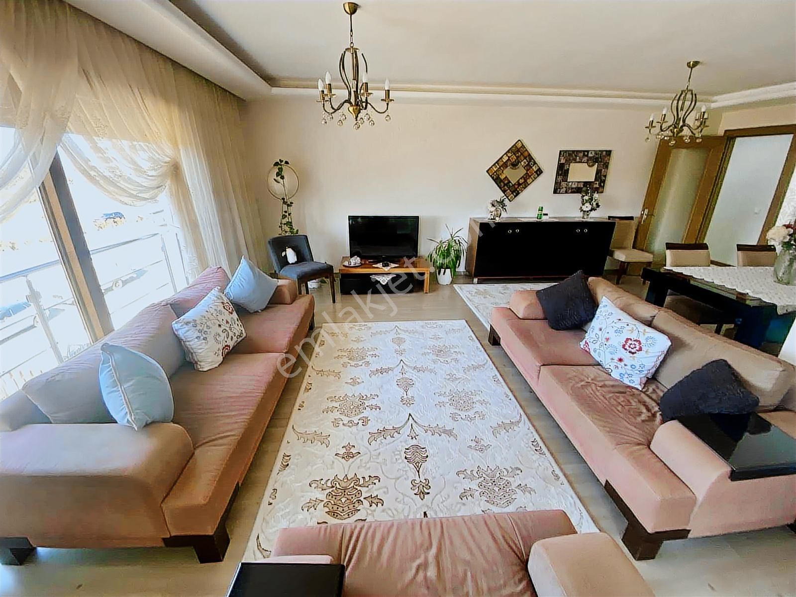 İzmir Yelki'de Güzelbahçe'ye 1km Ana Caddede 3+1 Fırsat Daire - Görsel 8