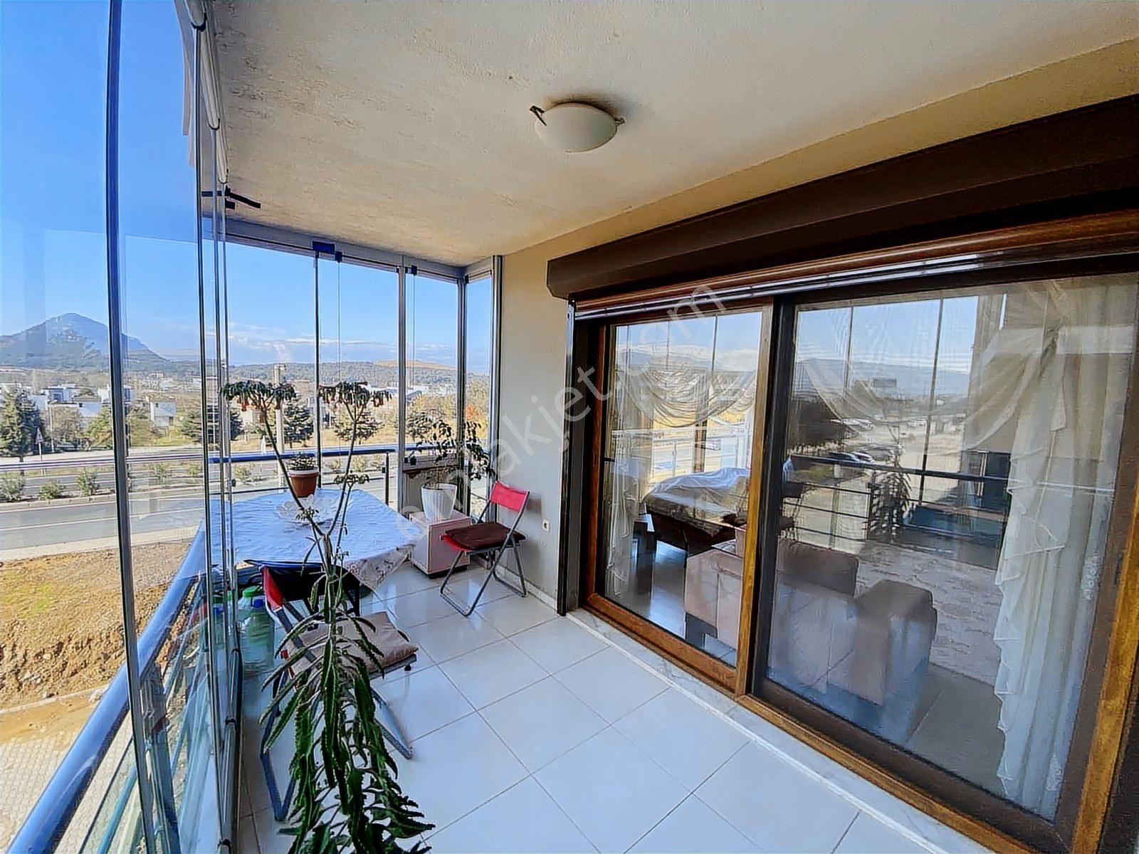 İzmir Yelki'de Güzelbahçe'ye 1km Ana Caddede 3+1 Fırsat Daire - Görsel 14