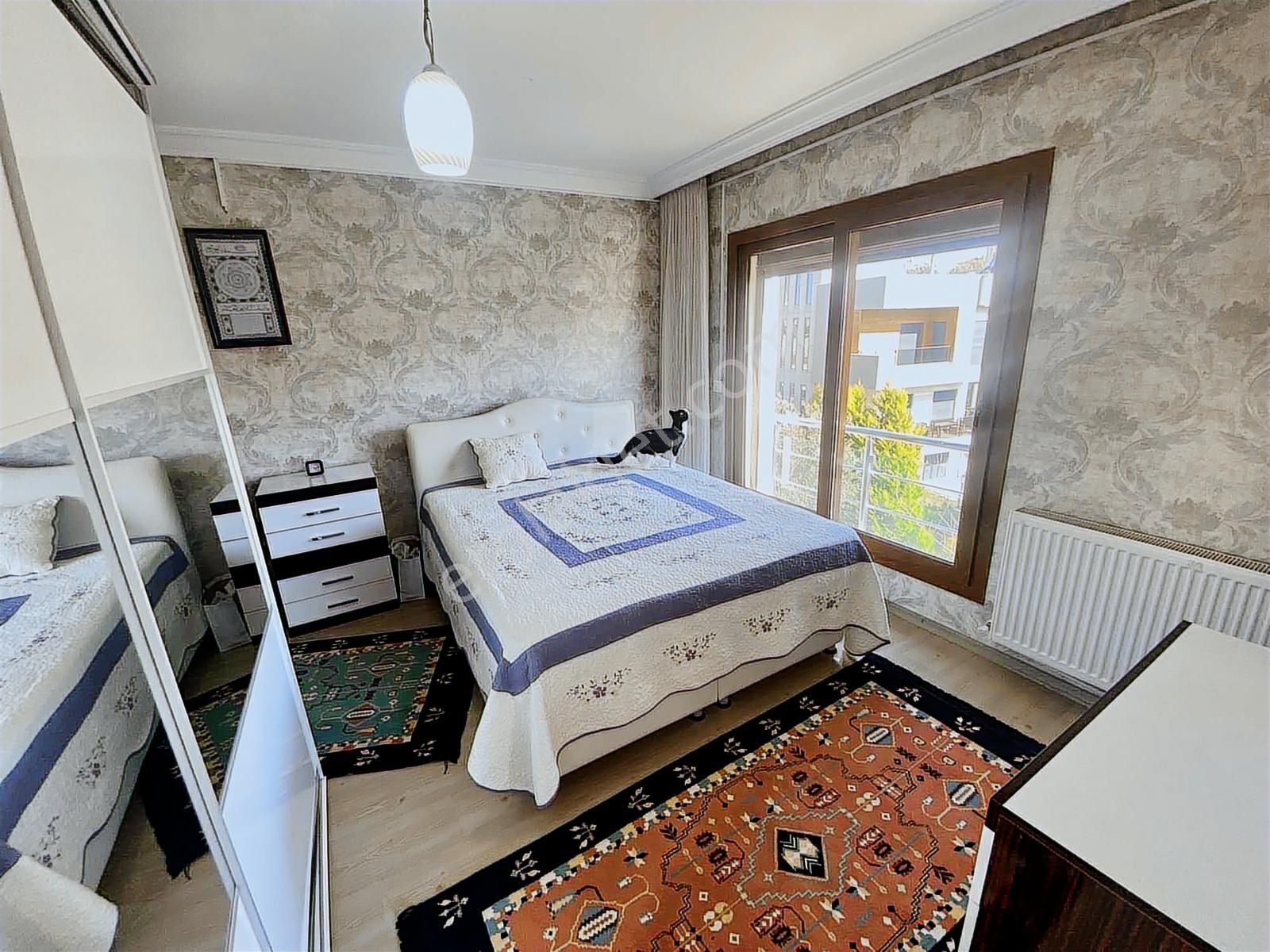 İzmir Yelki'de Güzelbahçe'ye 1km Ana Caddede 3+1 Fırsat Daire - Görsel 32