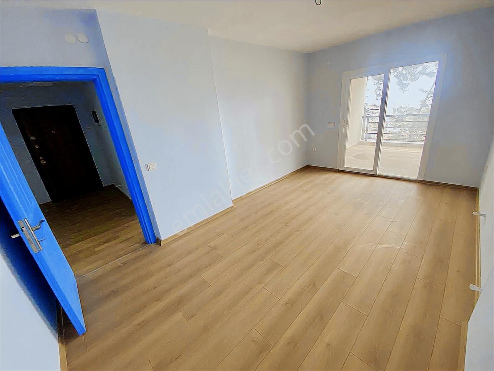 Kuşadası'nda 5+2 300m2 Deniz Manzaralı Havuzlu Bahçe Dubleksi - Görsel 28