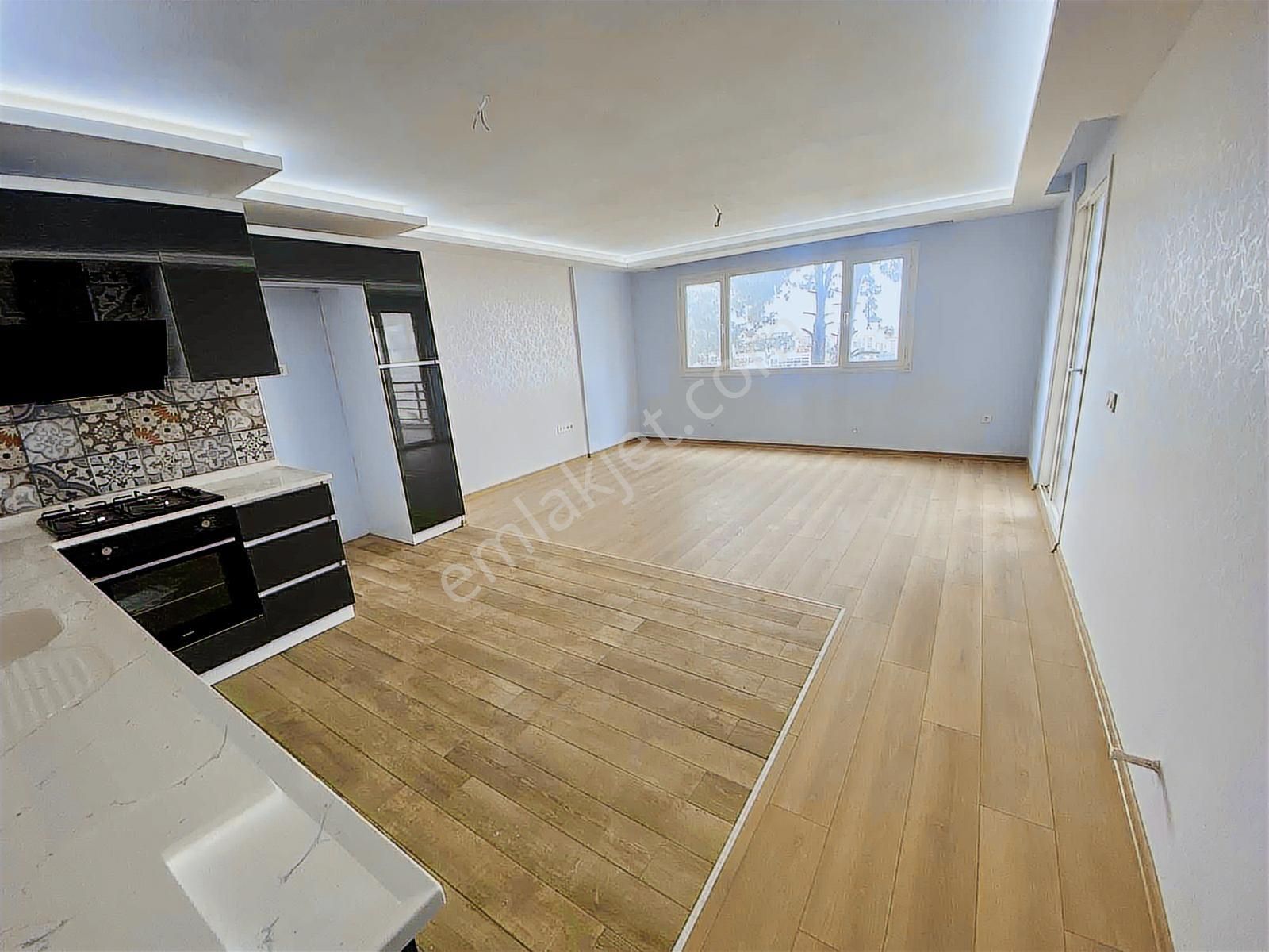 Kuşadası'nda 5+2 300m2 Deniz Manzaralı Havuzlu Bahçe Dubleksi - Görsel 35