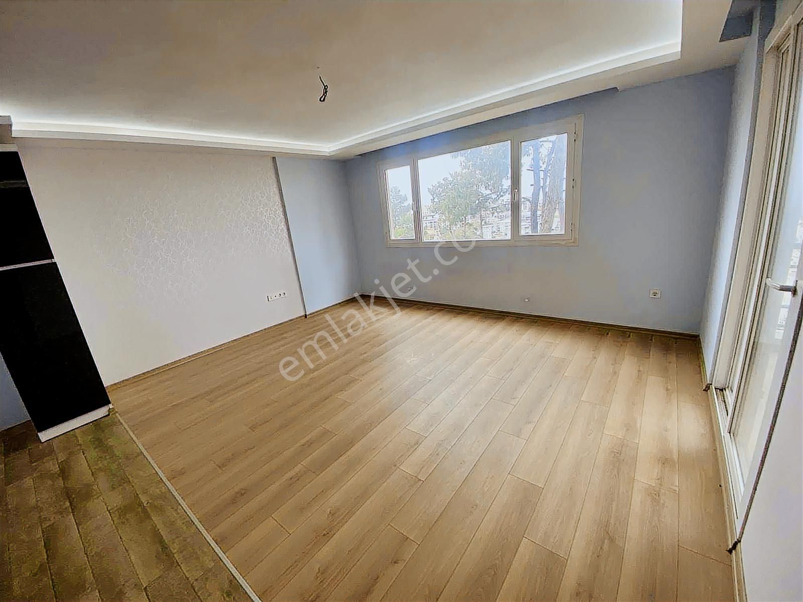 Kuşadası'nda 5+2 300m2 Deniz Manzaralı Havuzlu Bahçe Dubleksi - Görsel 14