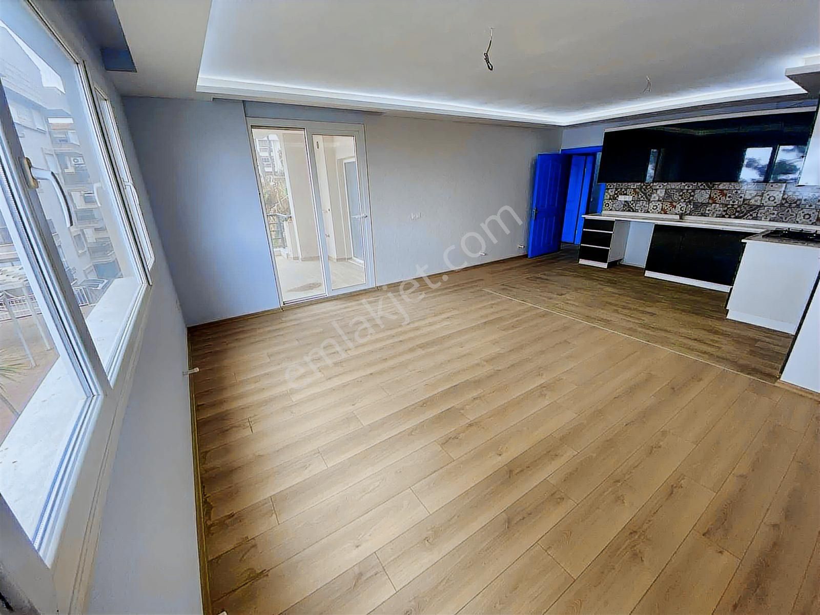 Kuşadası'nda 5+2 300m2 Deniz Manzaralı Havuzlu Bahçe Dubleksi - Görsel 20