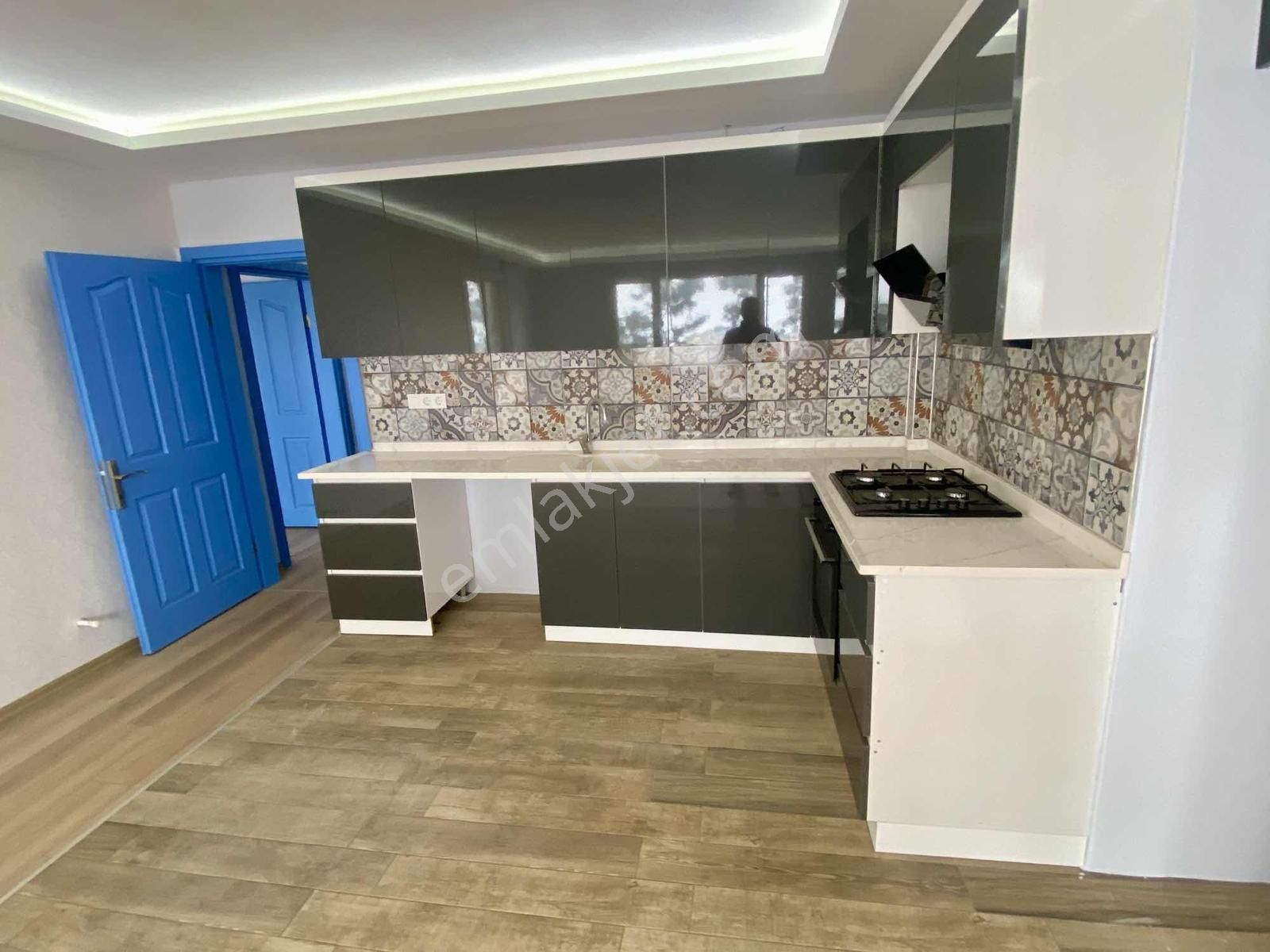 Kuşadası'nda 5+2 300m2 Deniz Manzaralı Havuzlu Bahçe Dubleksi - Görsel 21