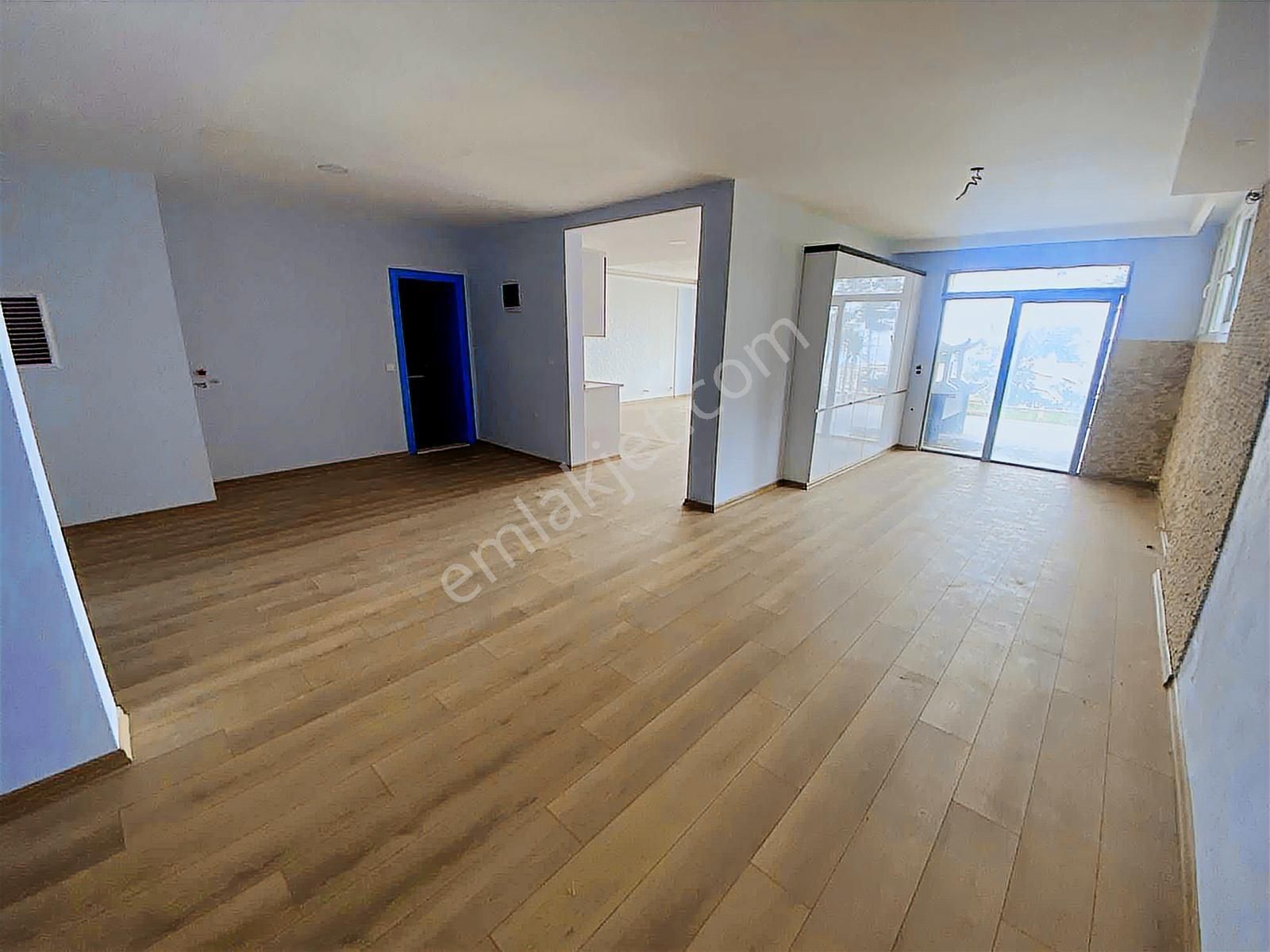 Kuşadası'nda 5+2 300m2 Deniz Manzaralı Havuzlu Bahçe Dubleksi - Görsel 30