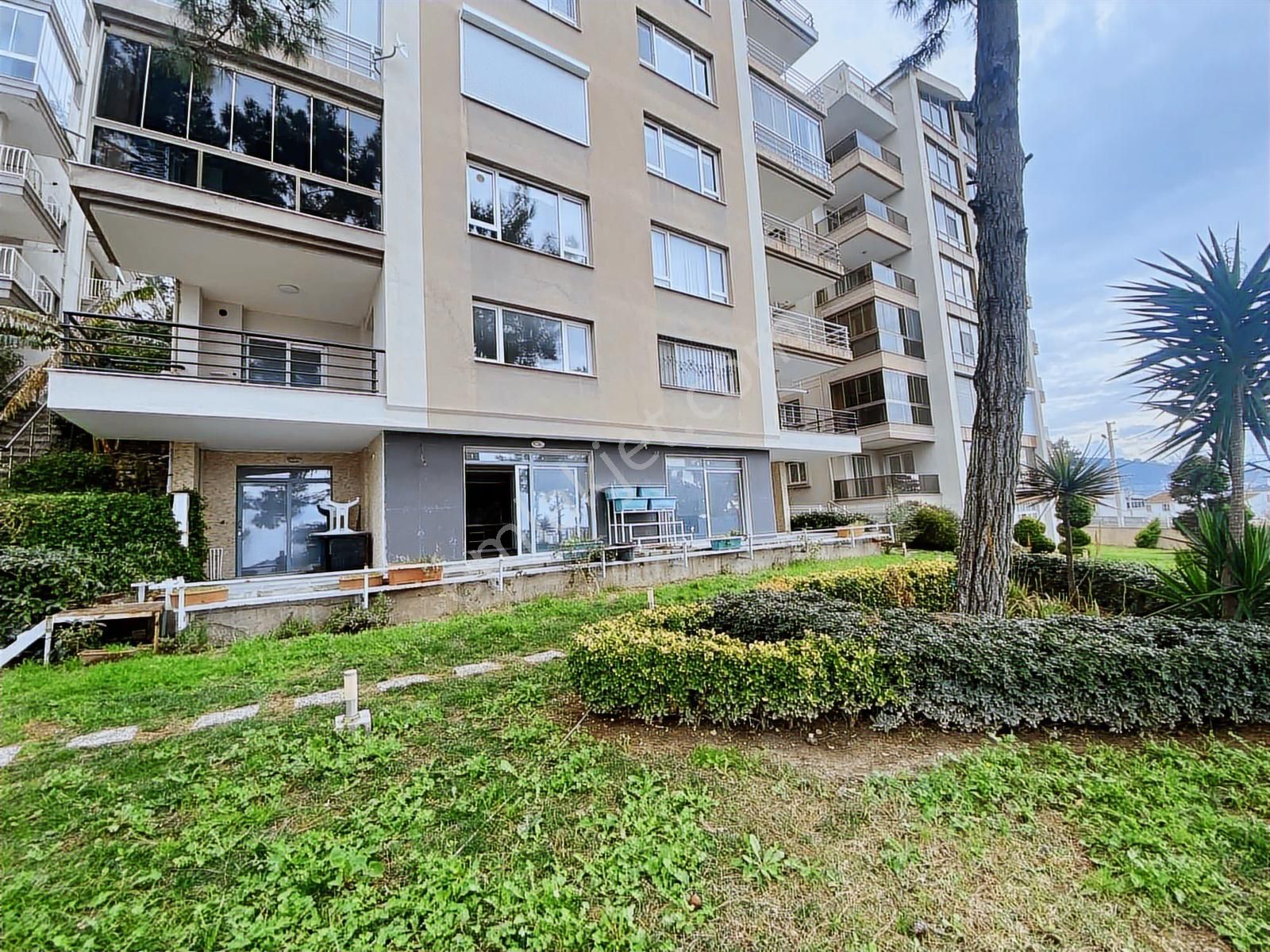 Kuşadası'nda 5+2 300m2 Deniz Manzaralı Havuzlu Bahçe Dubleksi - Görsel 34