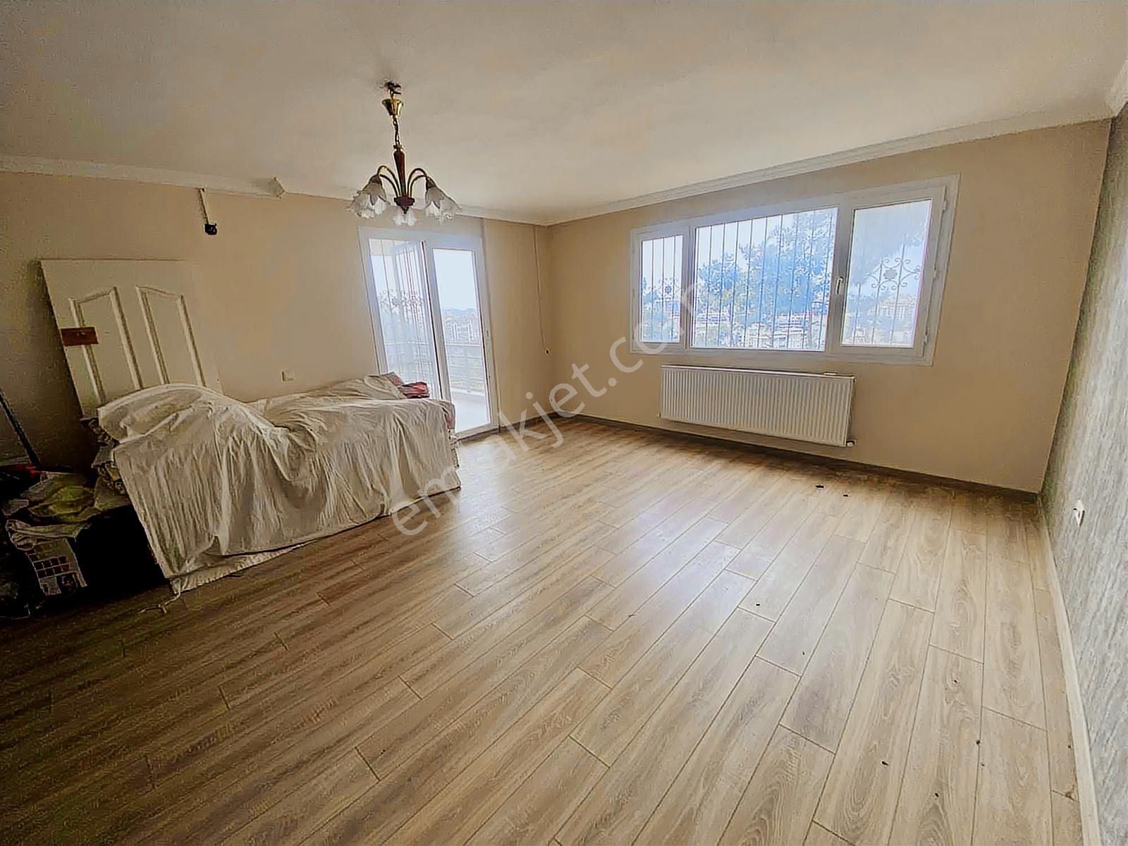 Kuşadası'nda 300m2 5+2 Deniz Manzaralı Havuzlu Dubleks Rezidans - Görsel 9