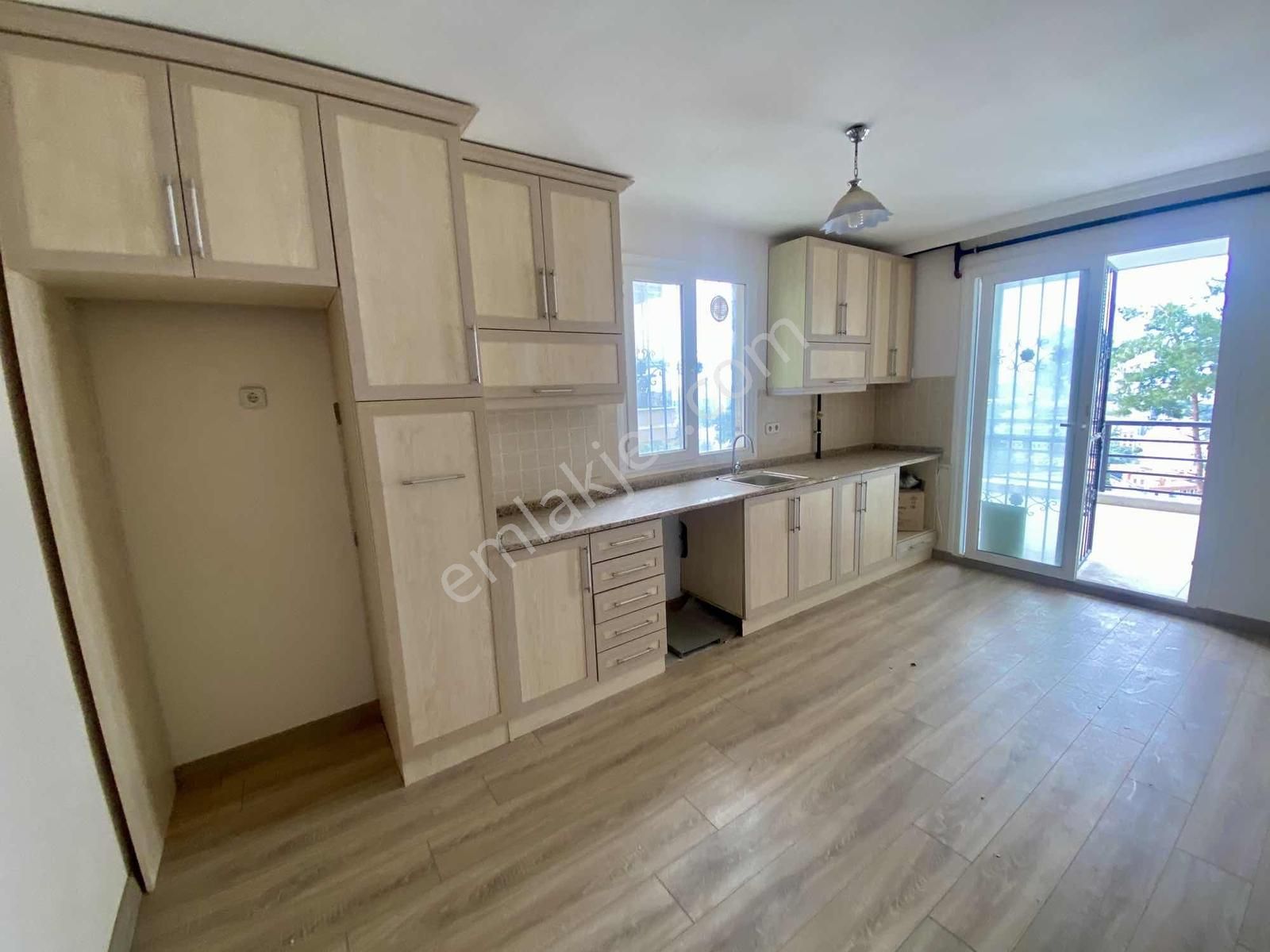 Kuşadası'nda 300m2 5+2 Deniz Manzaralı Havuzlu Dubleks Rezidans - Görsel 24