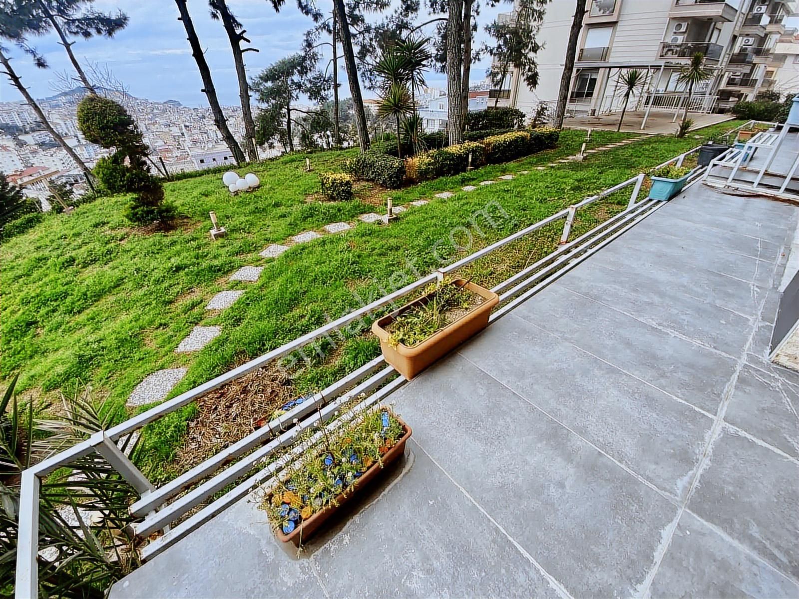 Kuşadası'nda 300m2 5+2 Deniz Manzaralı Havuzlu Dubleks Rezidans - Görsel 6