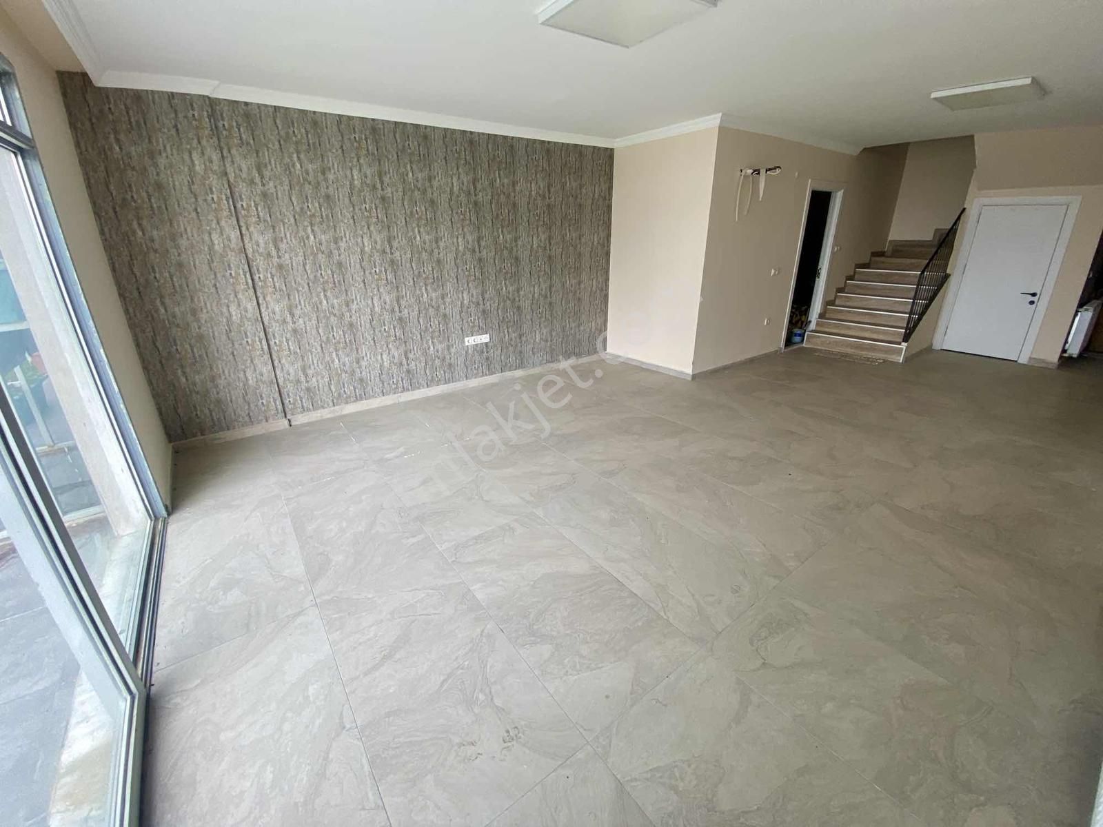 Kuşadası'nda 300m2 5+2 Deniz Manzaralı Havuzlu Dubleks Rezidans - Görsel 11